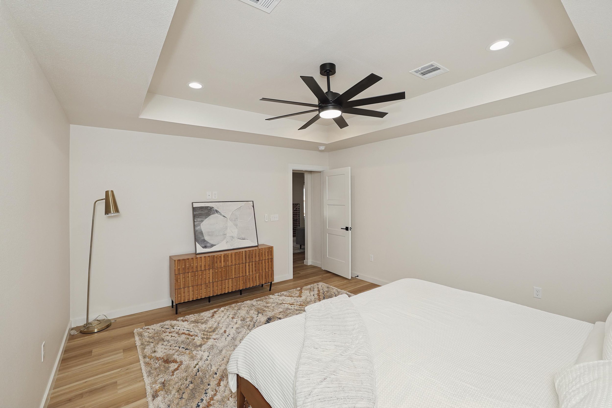 12-Primary Bedroom.jpg