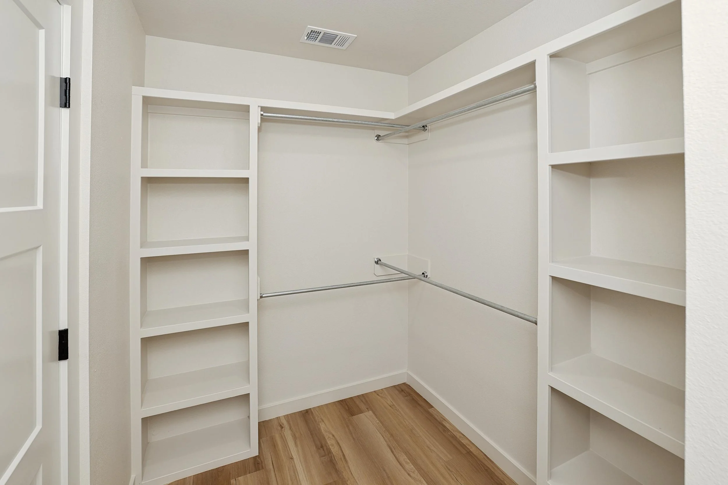 18-Primary Closet.jpg
