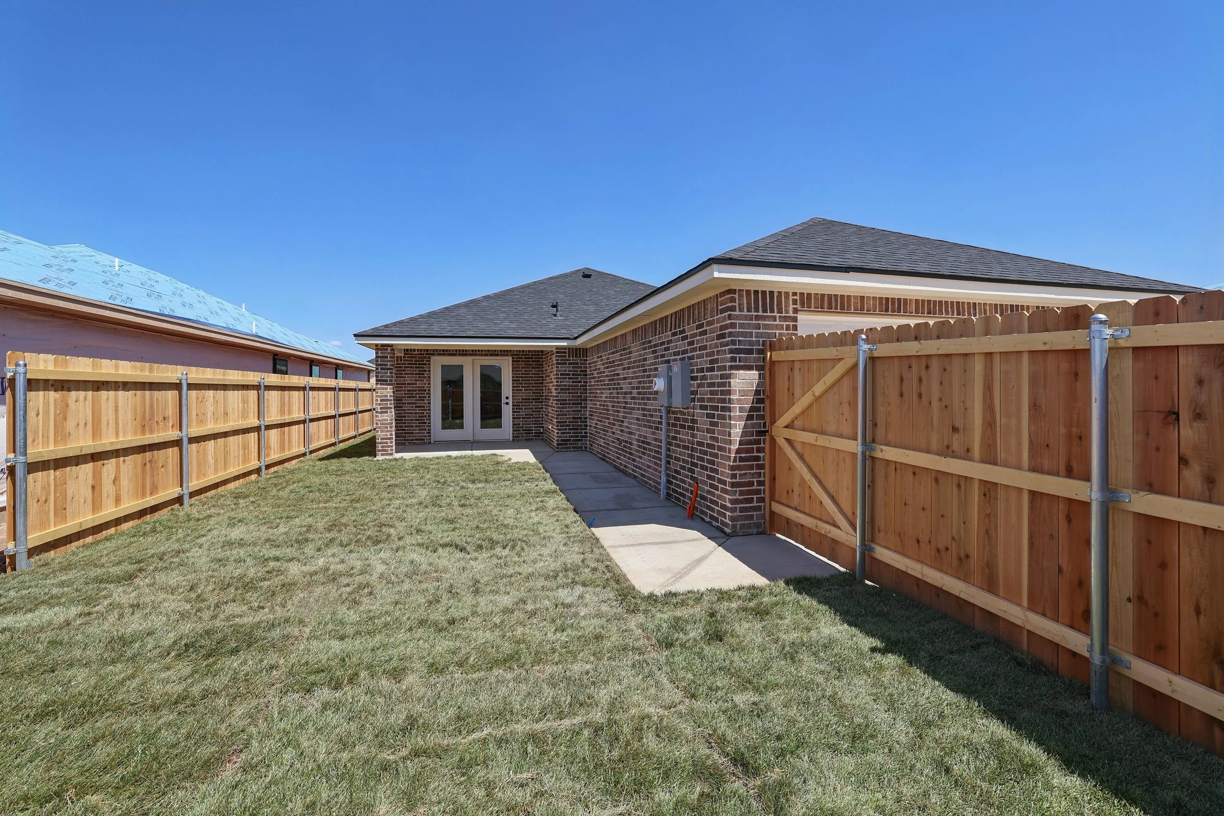 26-Backyard.jpg