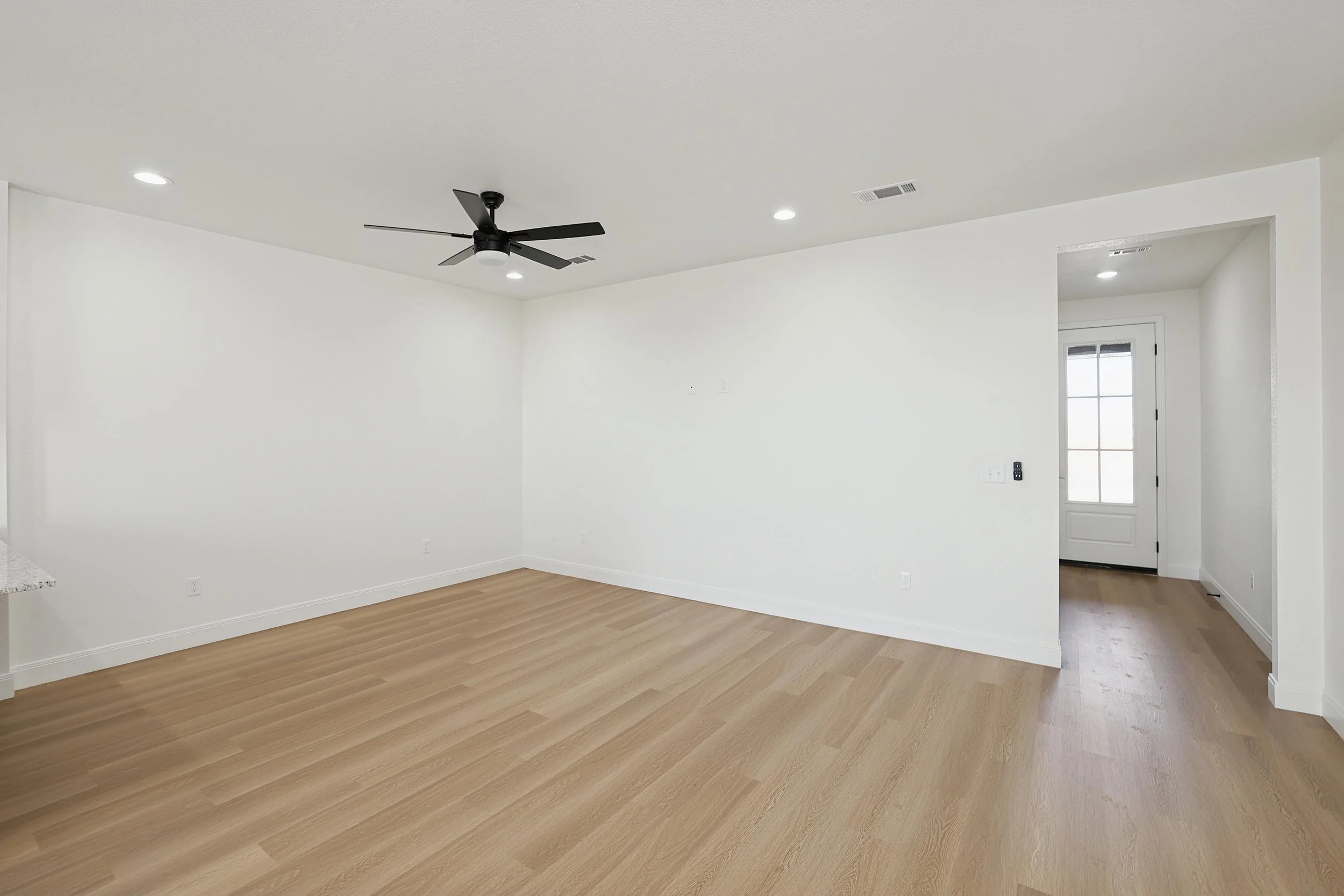 5-Living Area.jpg