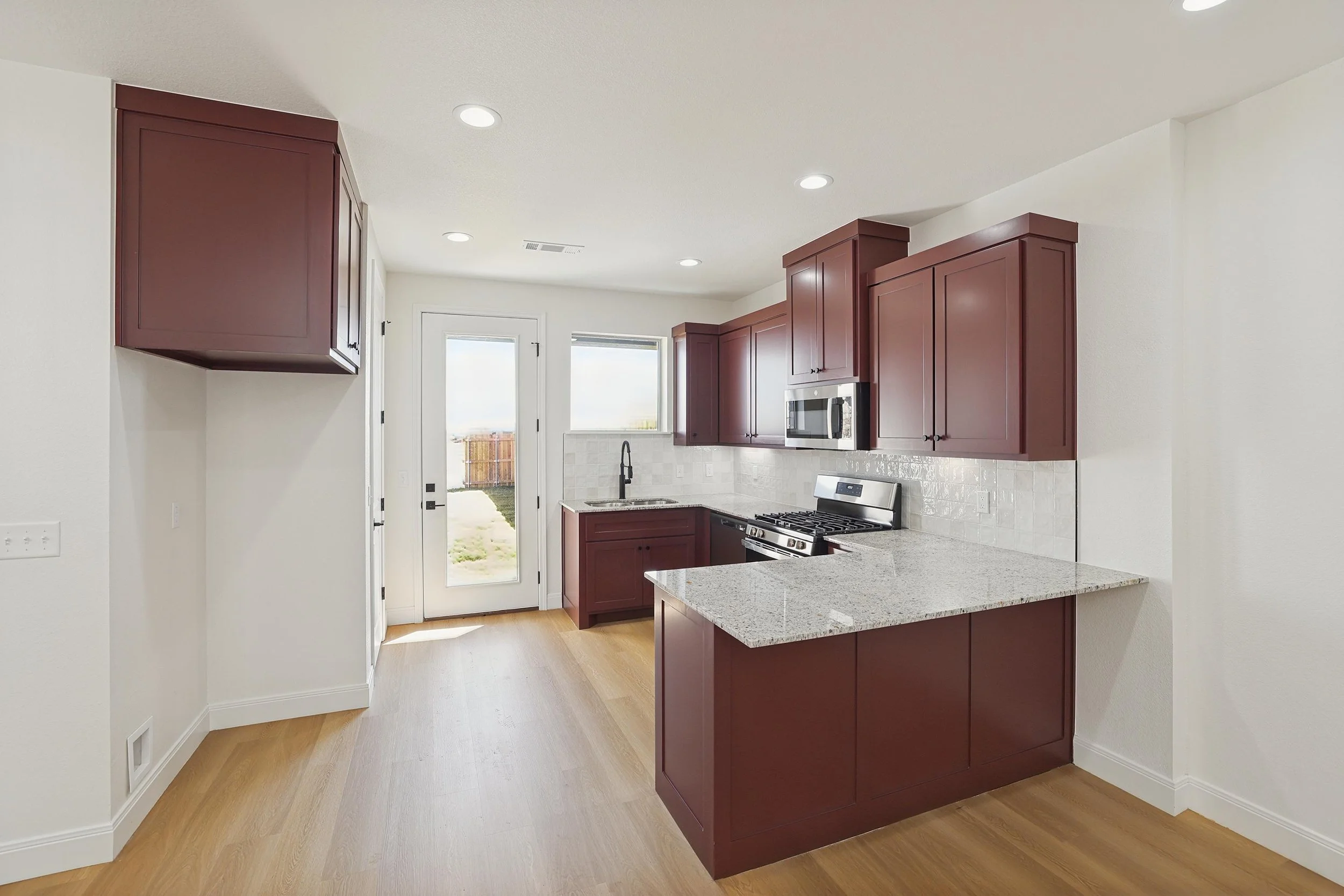 7-Kitchen.jpg