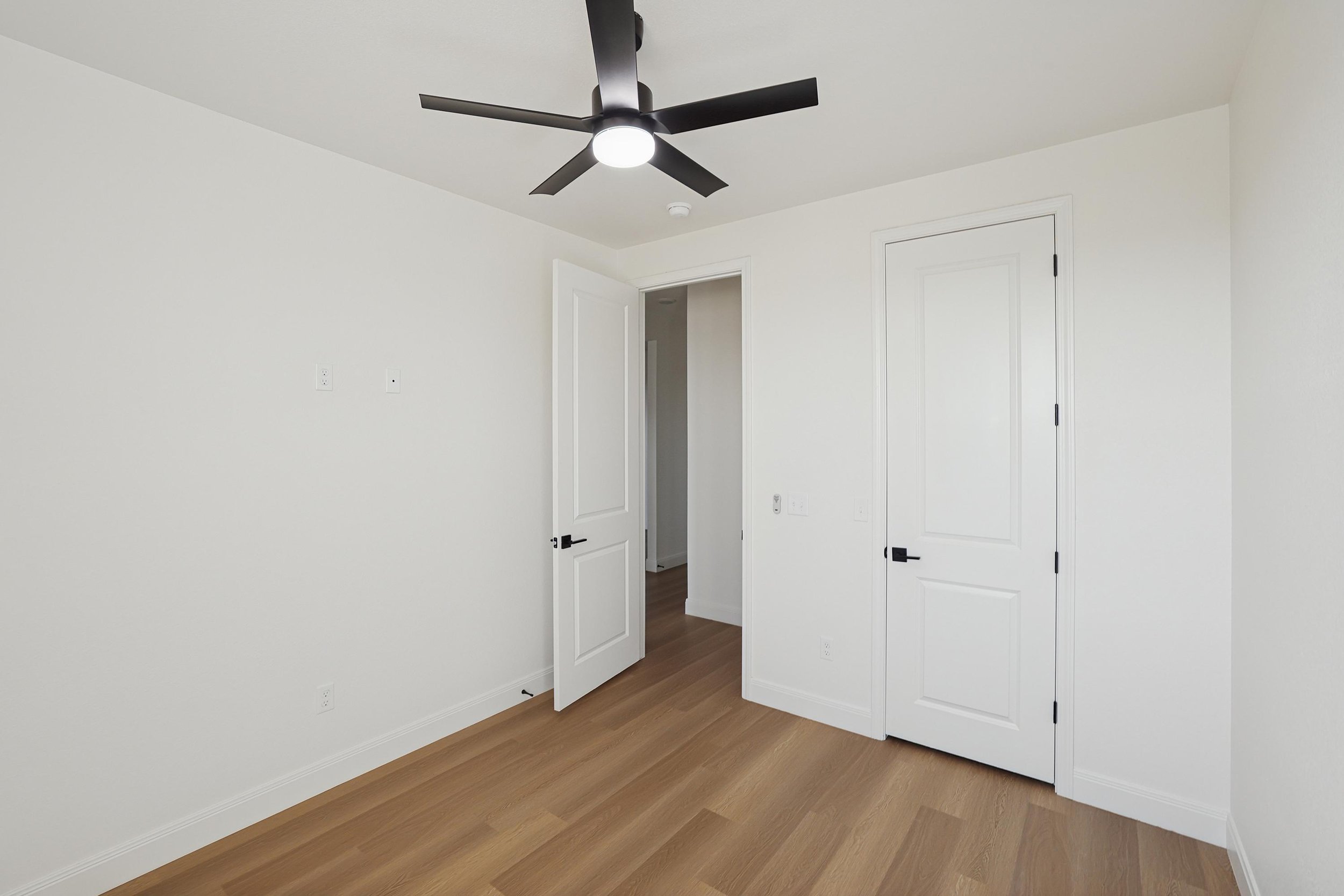 19-2nd Bedroom.jpg