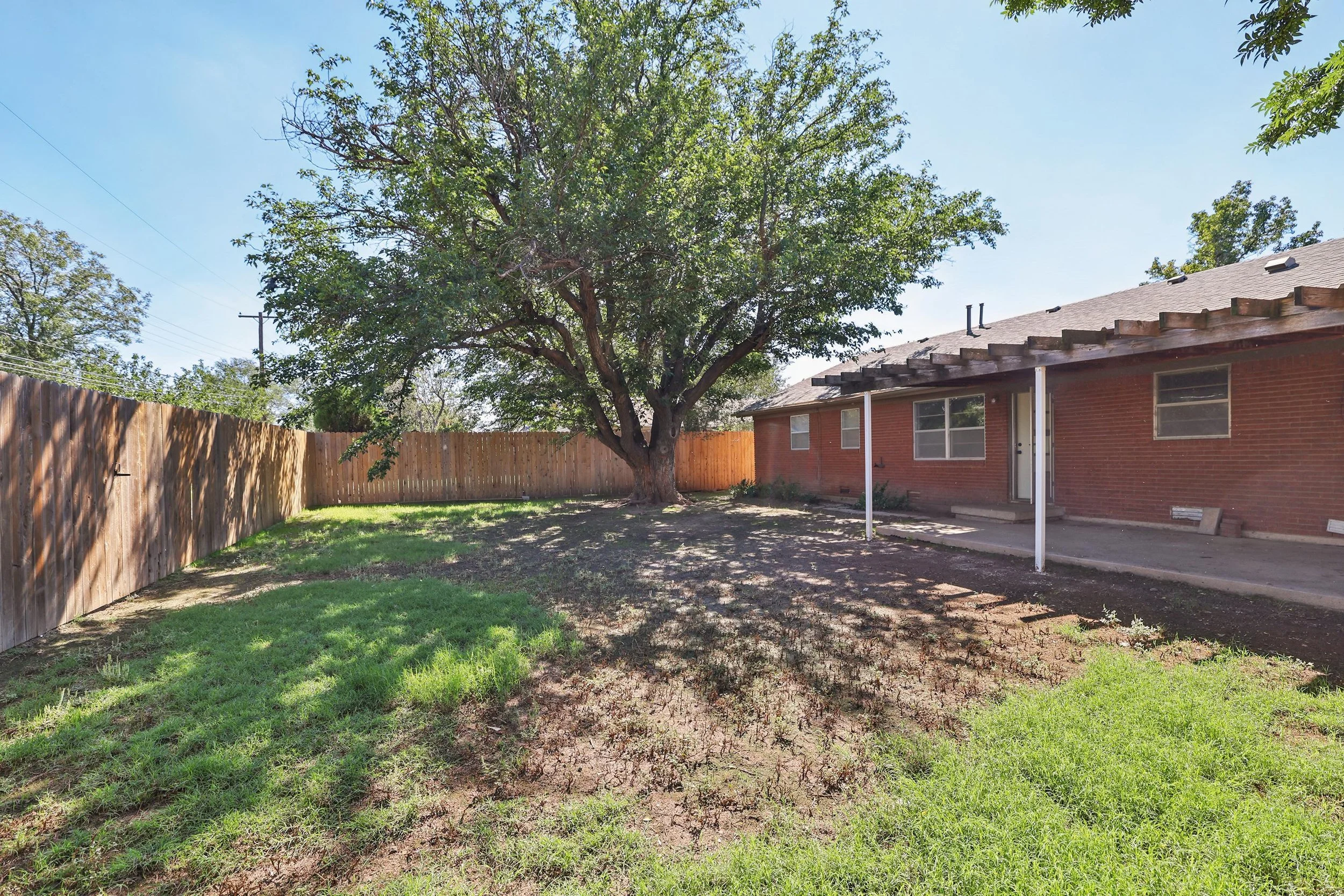 27-Backyard.jpg
