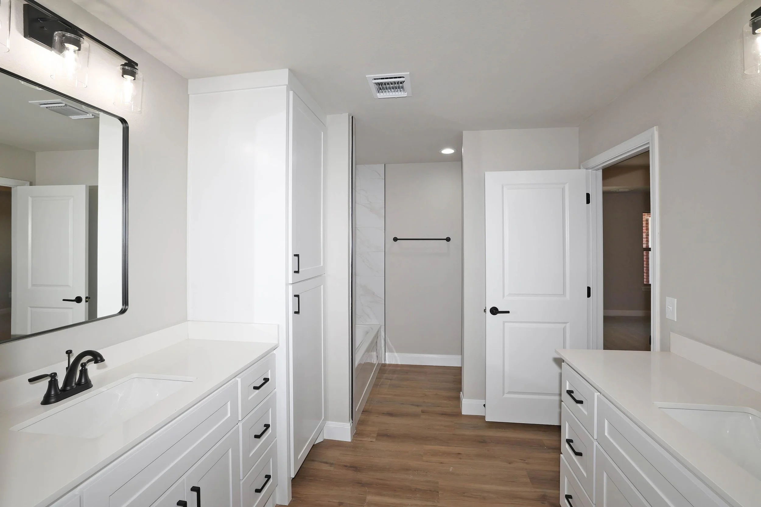 14-Primary Bath.jpg
