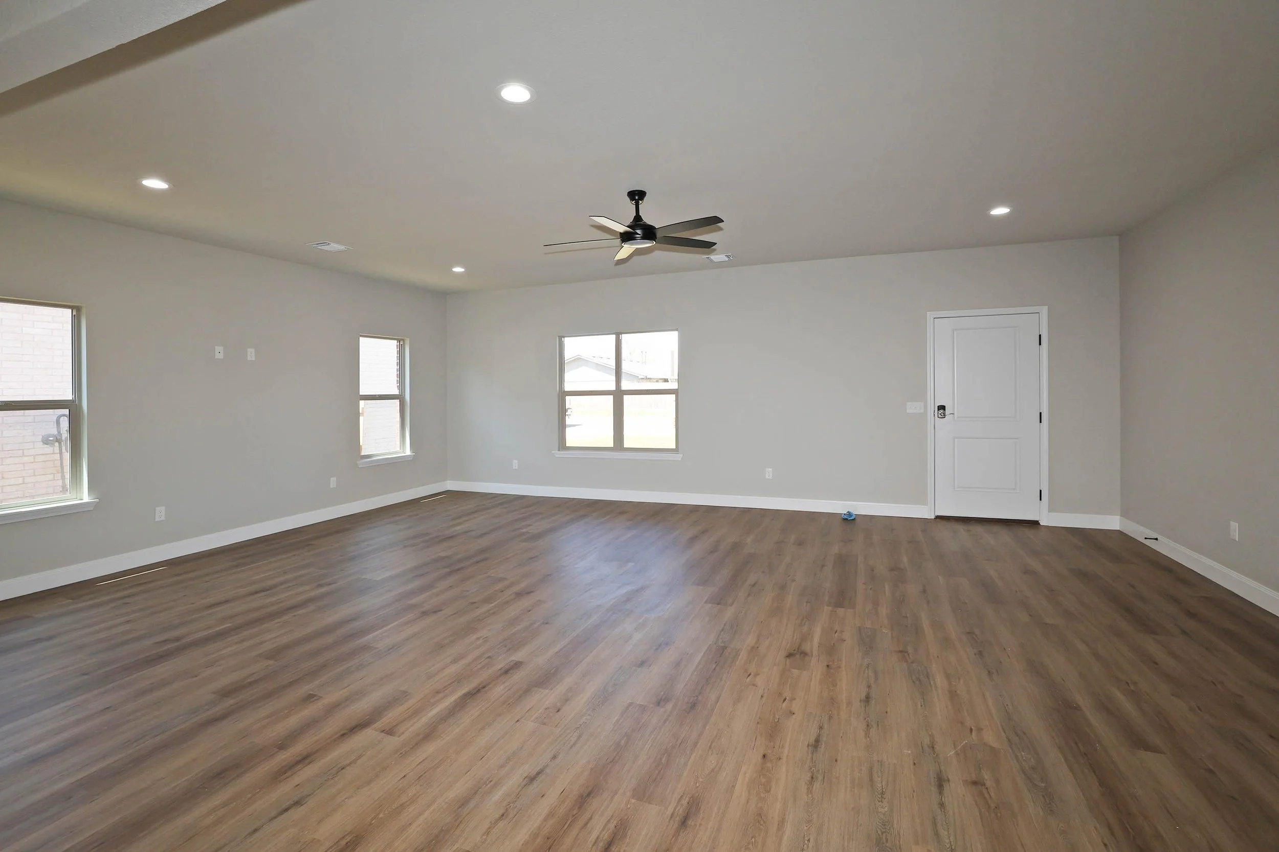 5-Living Area.jpg