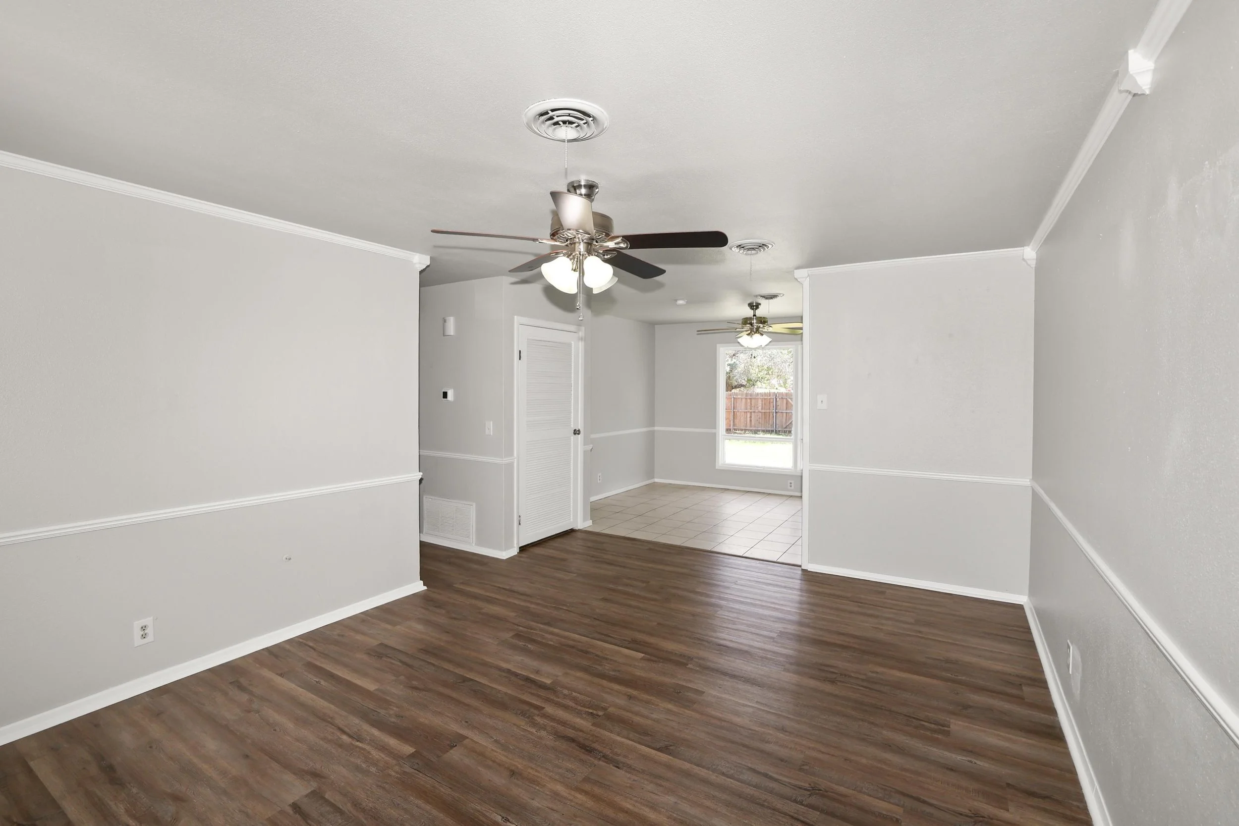 3-Living Area.jpg
