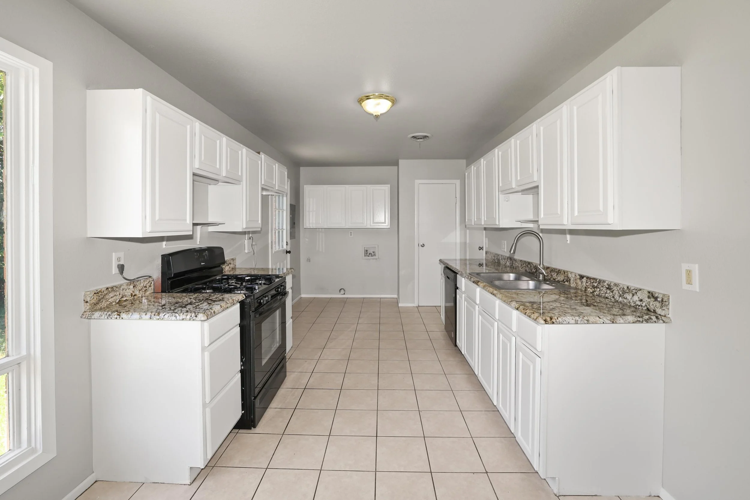 7-Kitchen.jpg