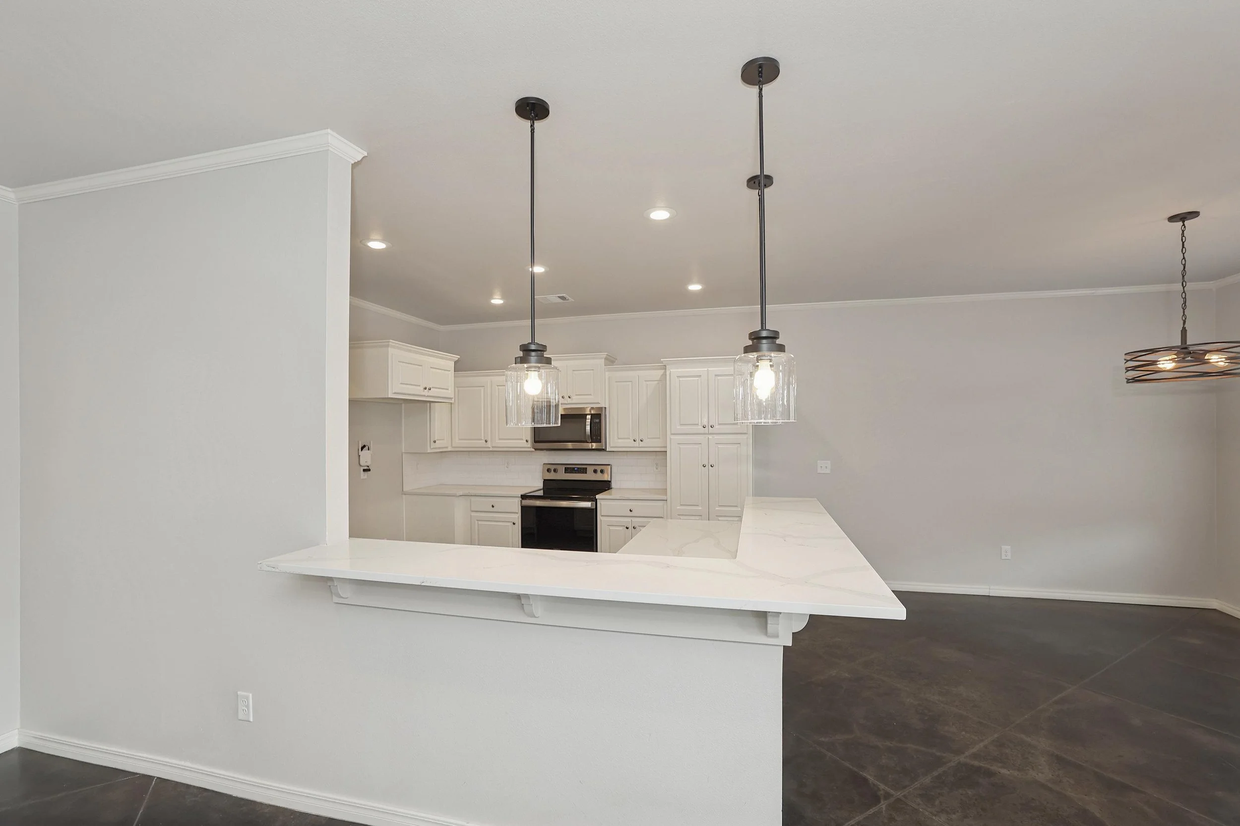 9-Kitchen Bar.jpg