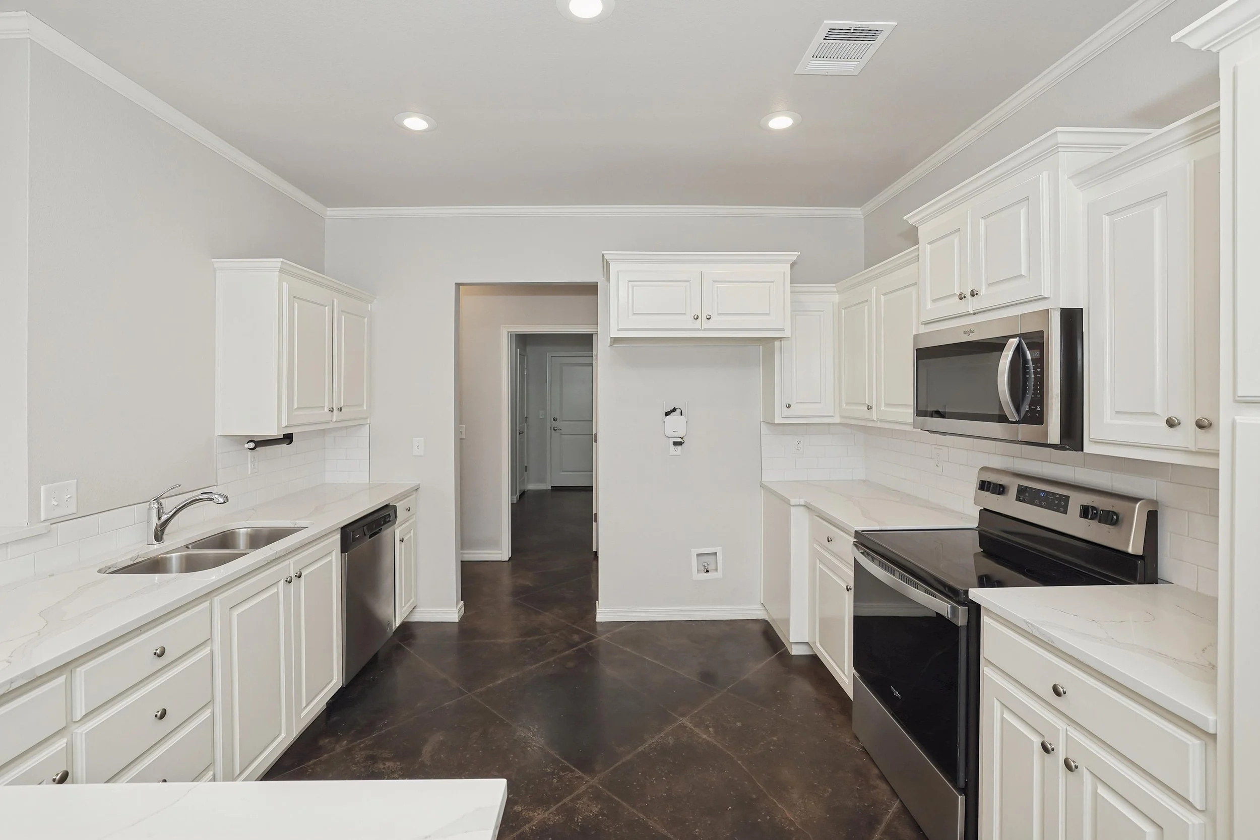 11-Kitchen.jpg