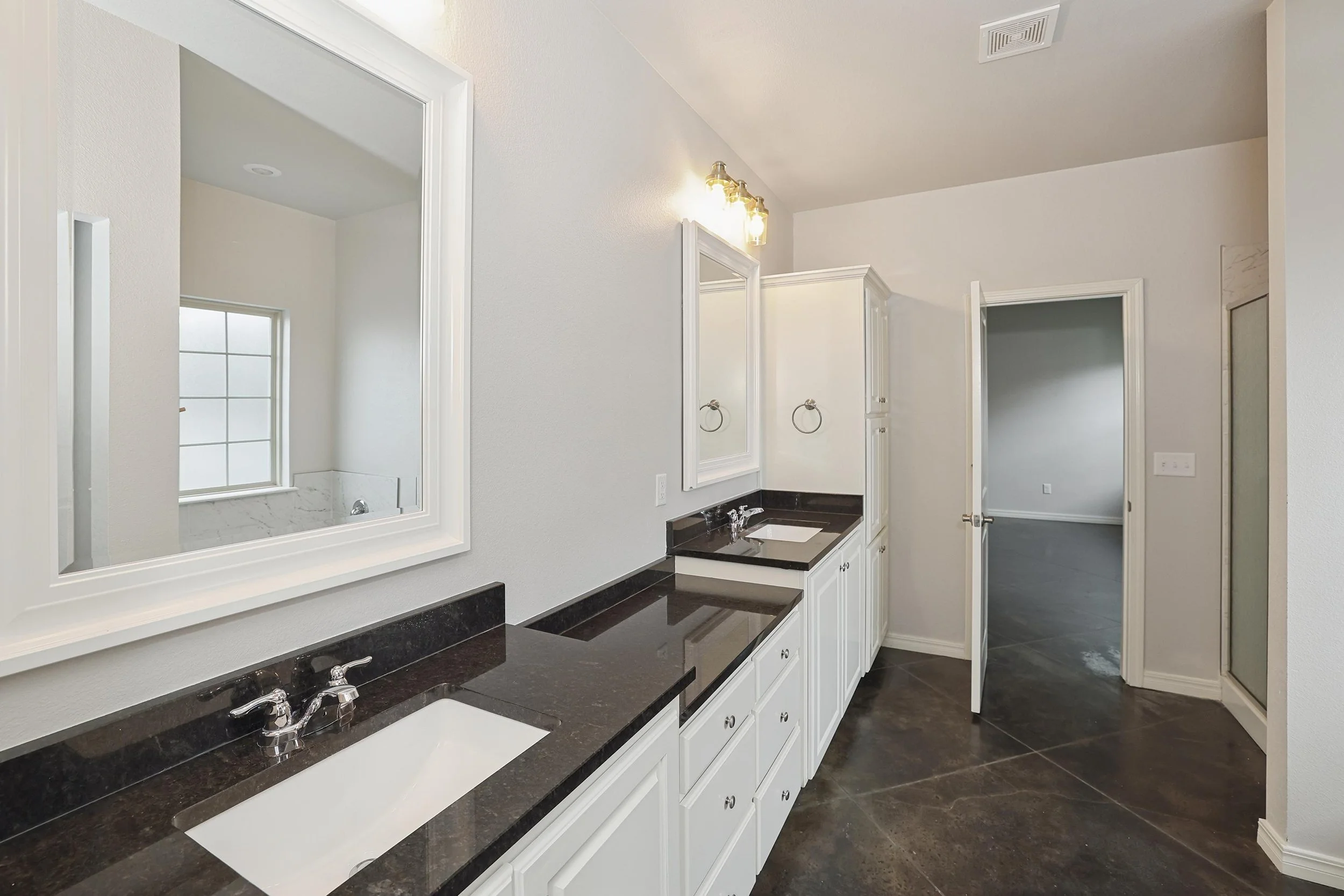 16-Primary Bath.jpg