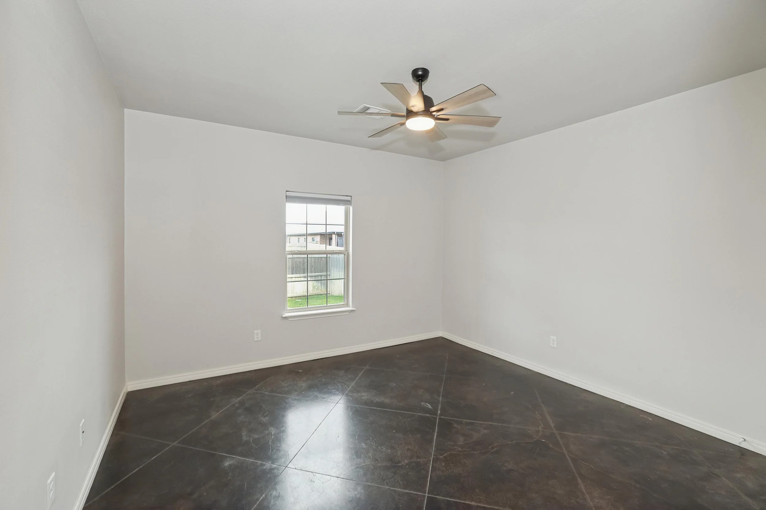 20-2nd Bedroom.jpg