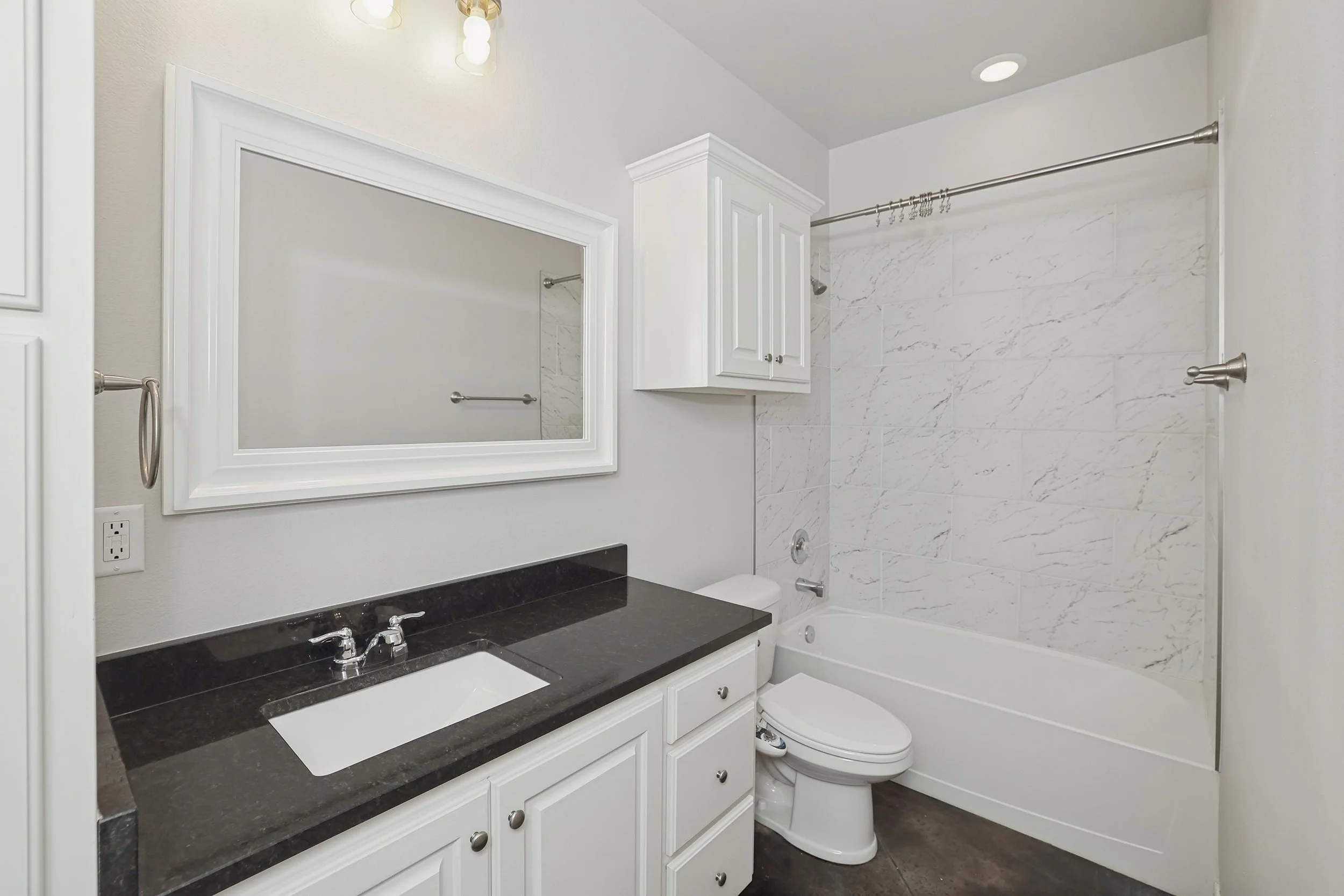 26-Bathroom.jpg