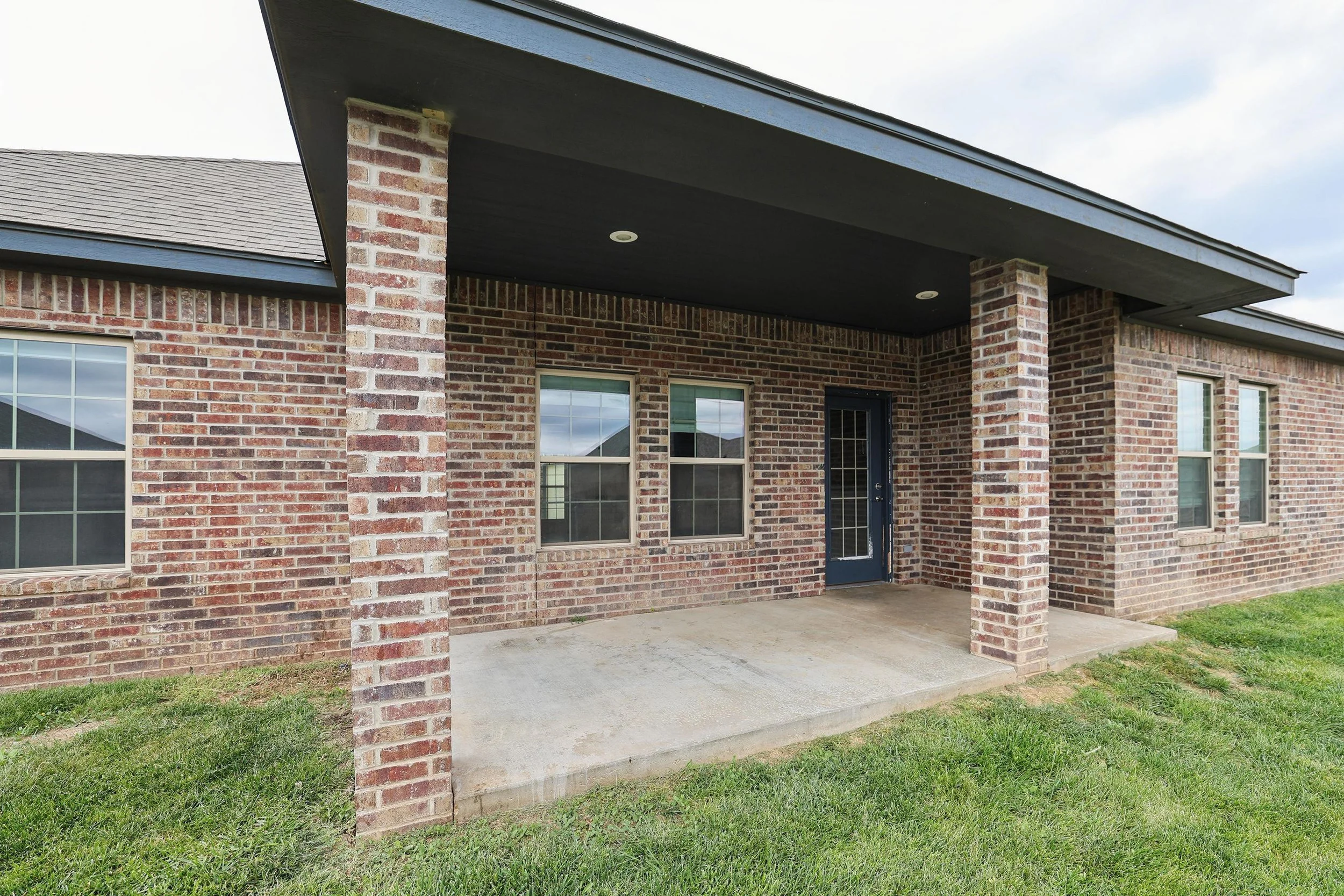 29-Back Patio.jpg