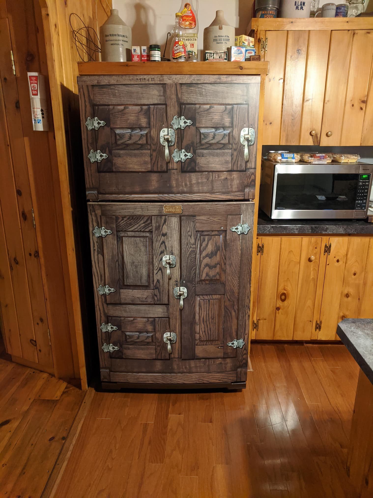  Icebox Vintage Refrigerator Wrap 