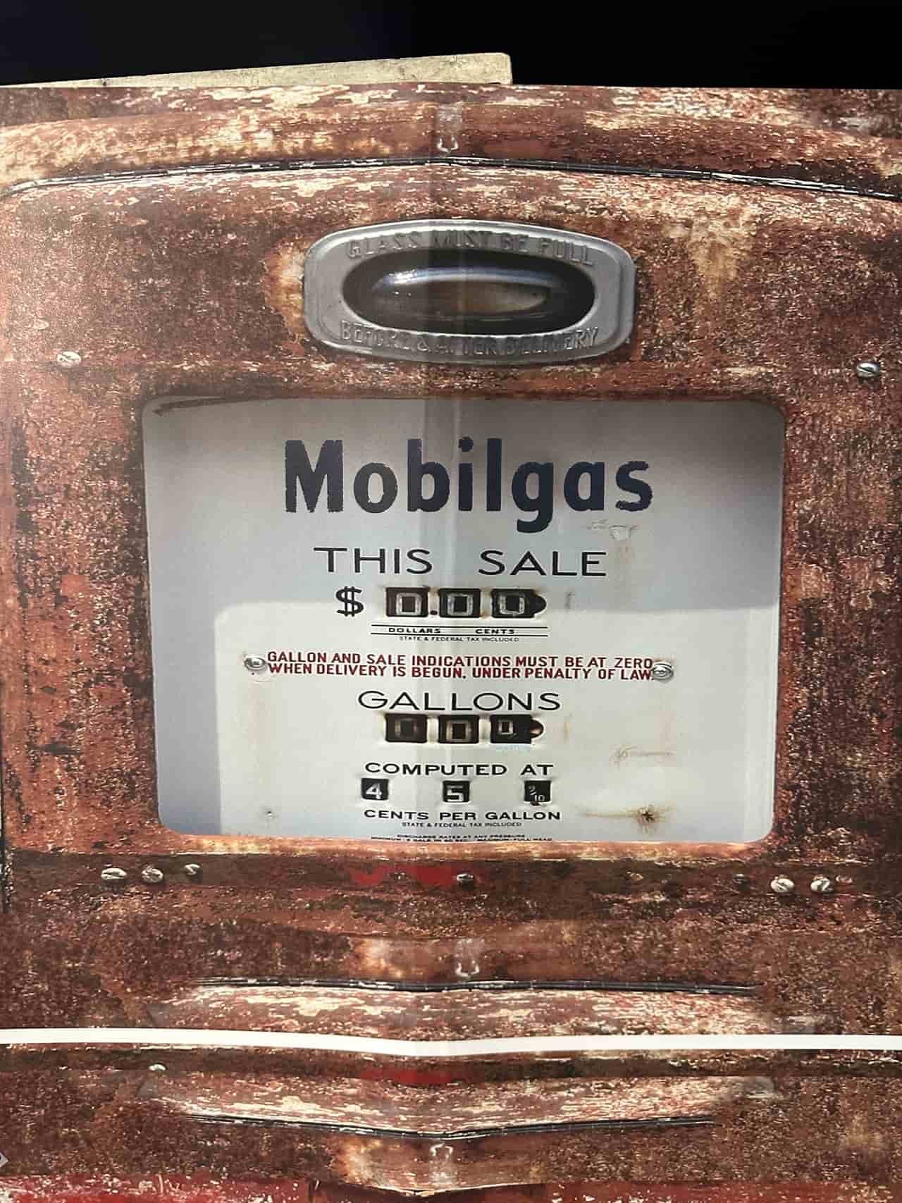 MobilGas SPECIAL Vintage Gas Pump Refrigerator Wrap