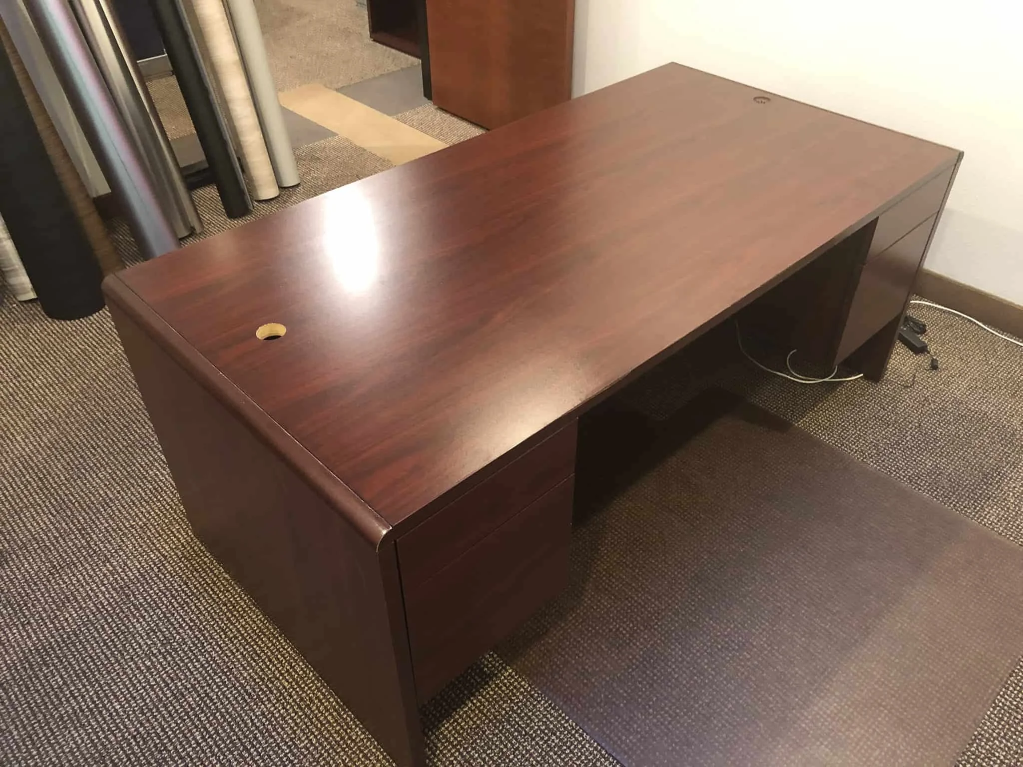 Transform Your Workspace Wrapping Your Desk with 3M DiNoc