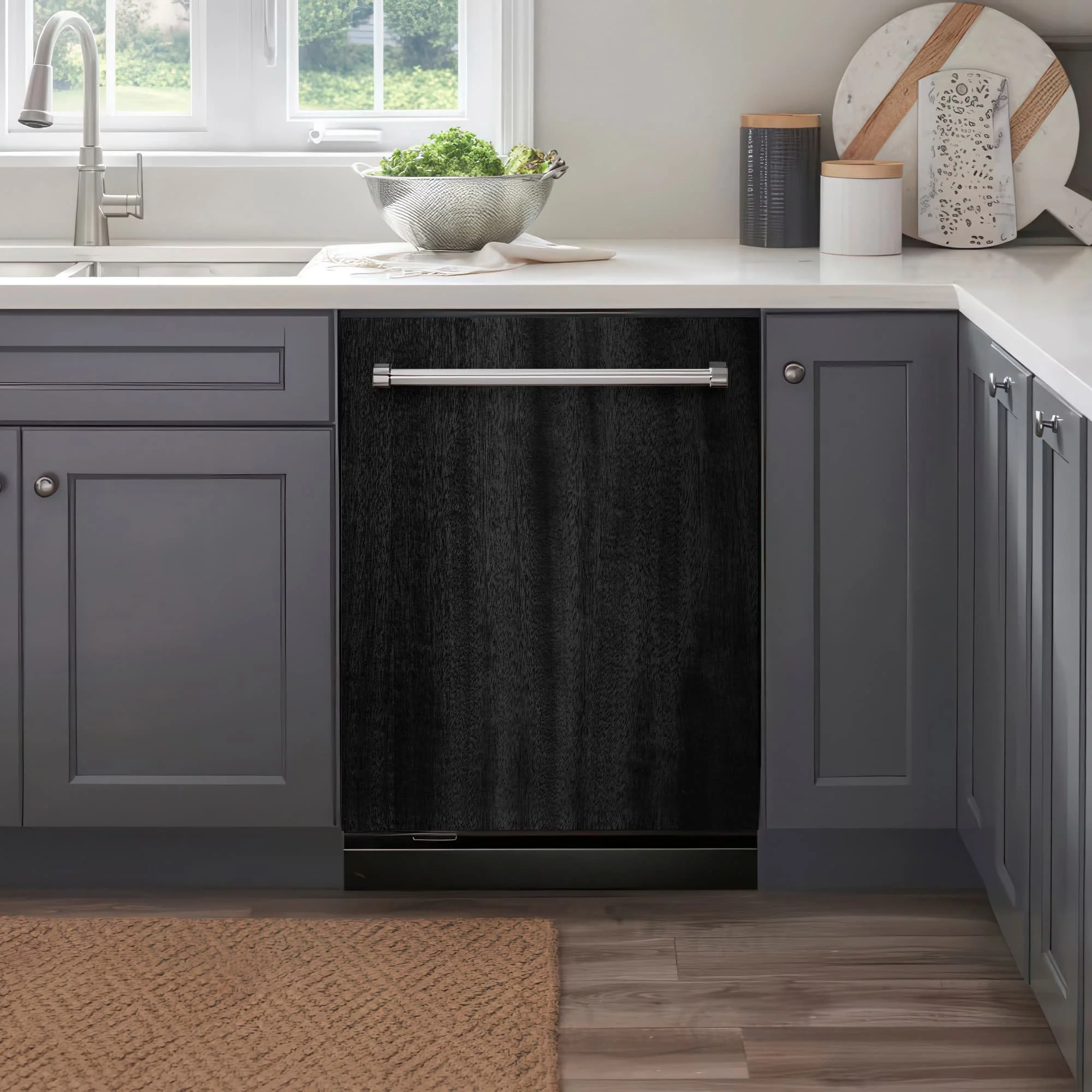 Ebony_In Kitchen.jpg