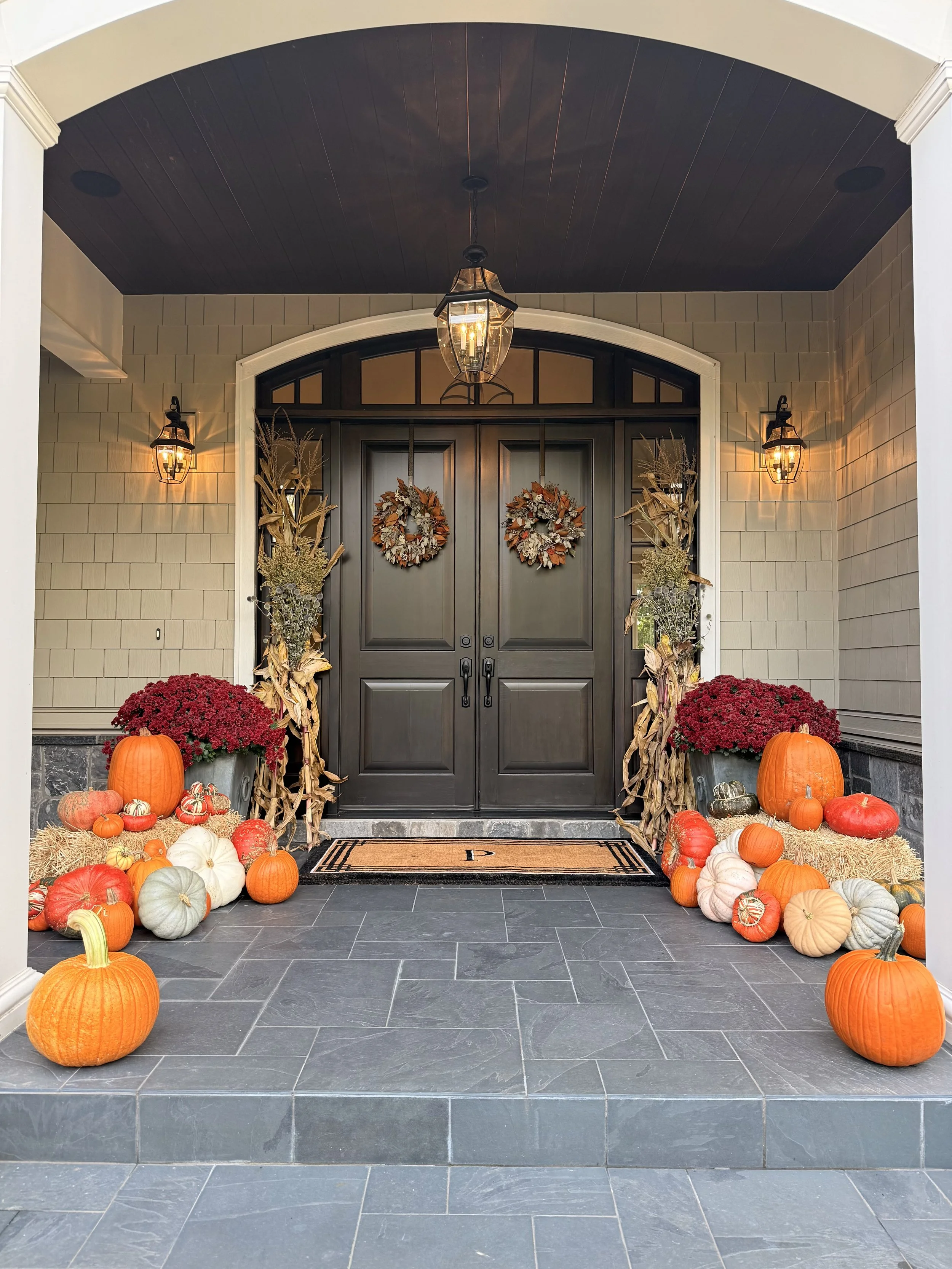 Home Traditional Harvest Pumpkin Display.jpeg