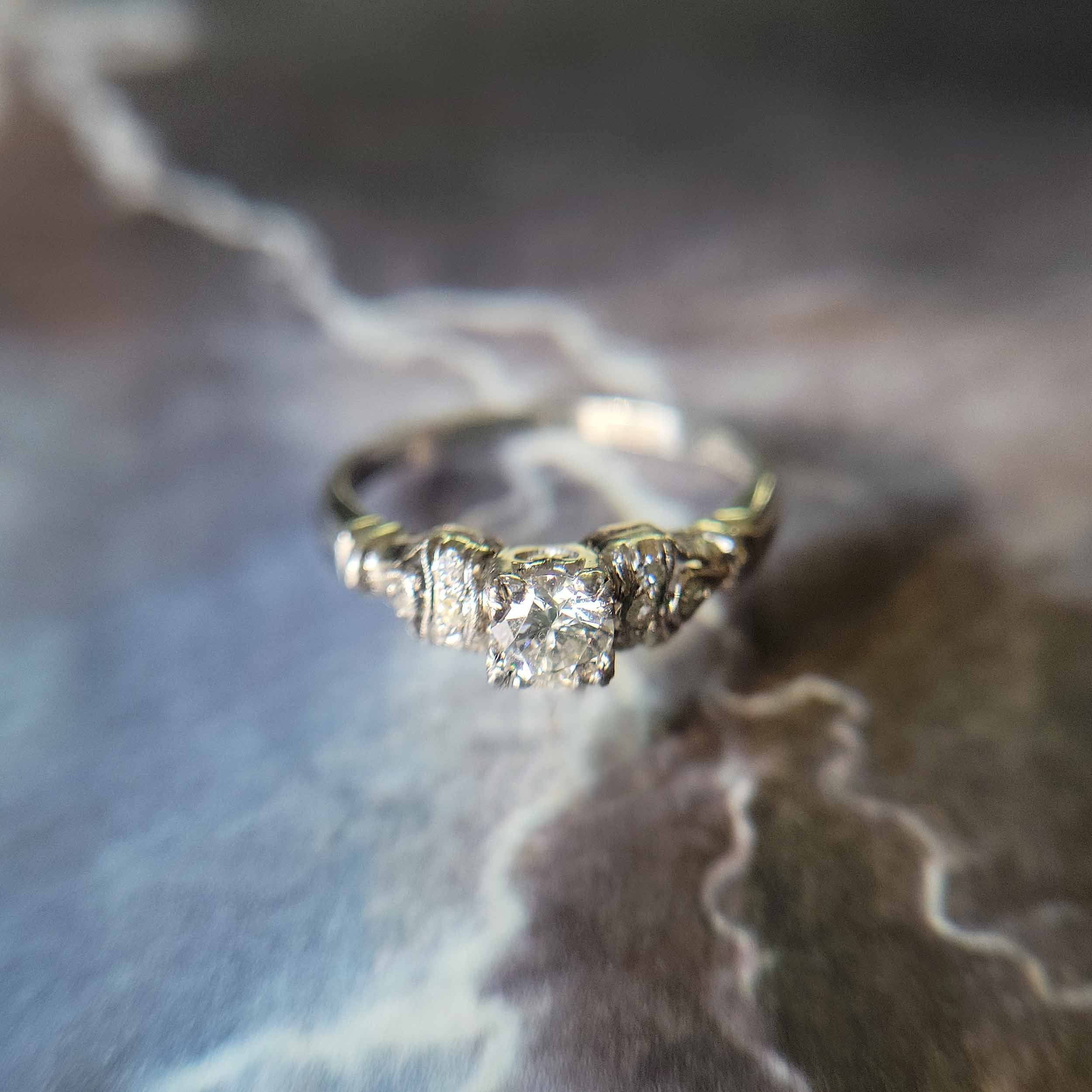 Customise Vintage Engagement Rings online | GLAMIRA.ca