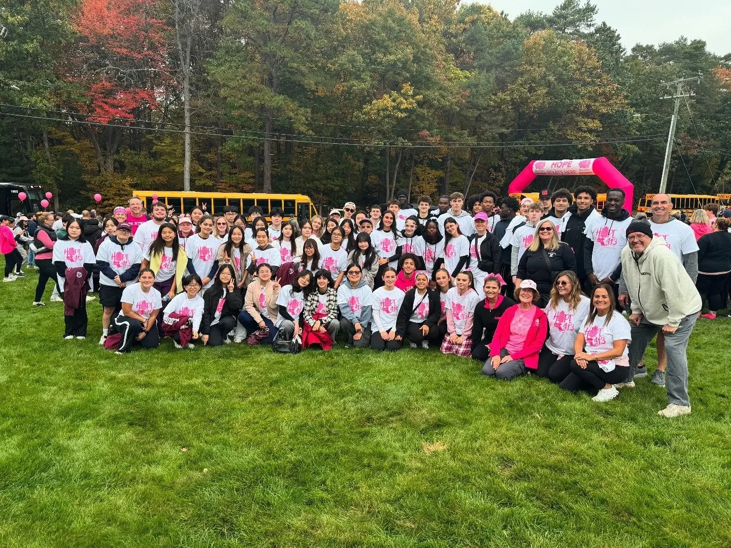 🌟The MacDuffie School showed up for breast cancer on the weekend. For the fourth year in a row, we joined Baystate’s Rays of Hope walk and we are incredibly proud of our students’ continued commitment to raising awareness for breast canc