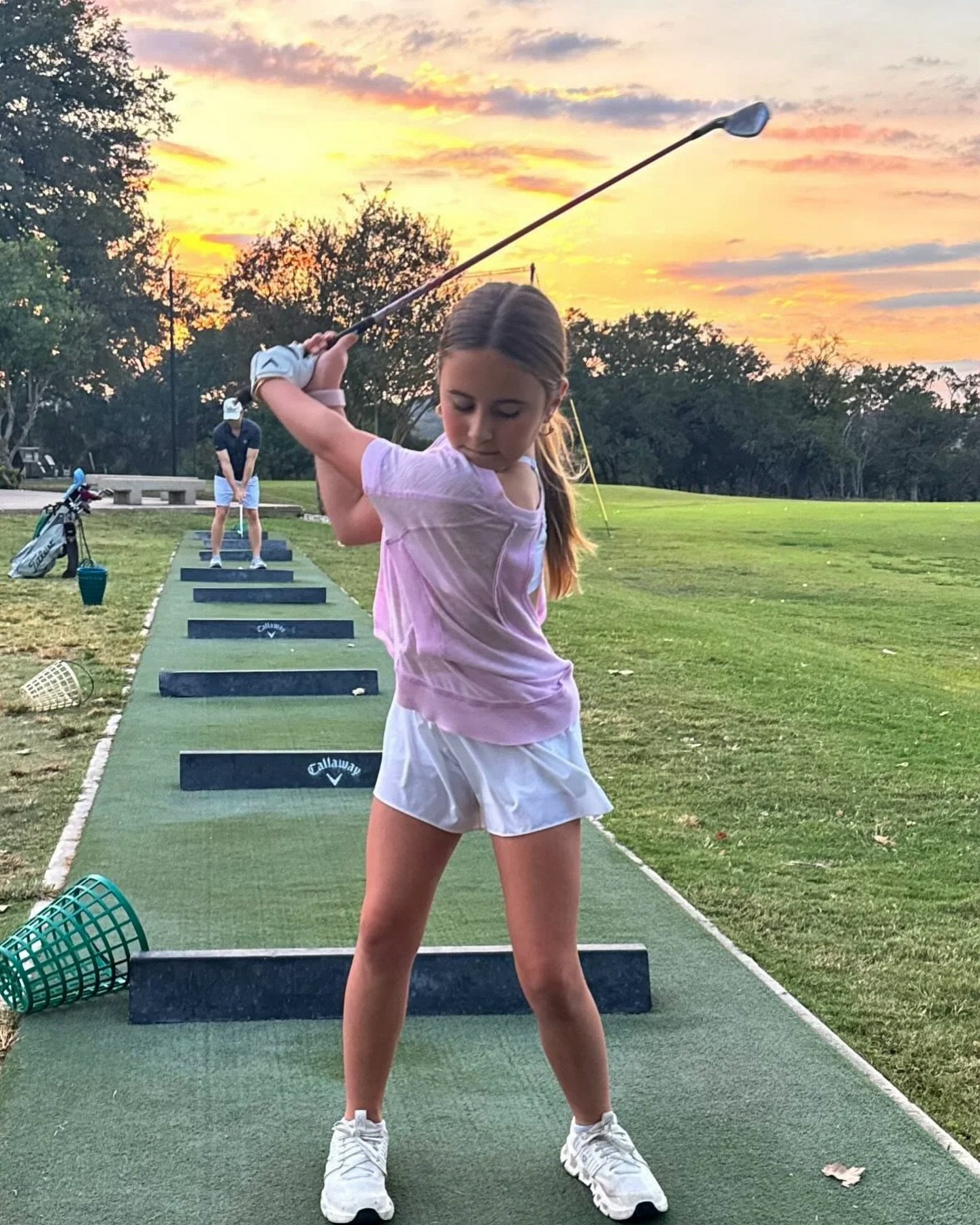 After-school sunset rounds! ⛳️🌅

📸: @jrosscsid 

#SaveMuny #MunyConservancy #LionsMunicipalGolfCourse #ImagineMuny