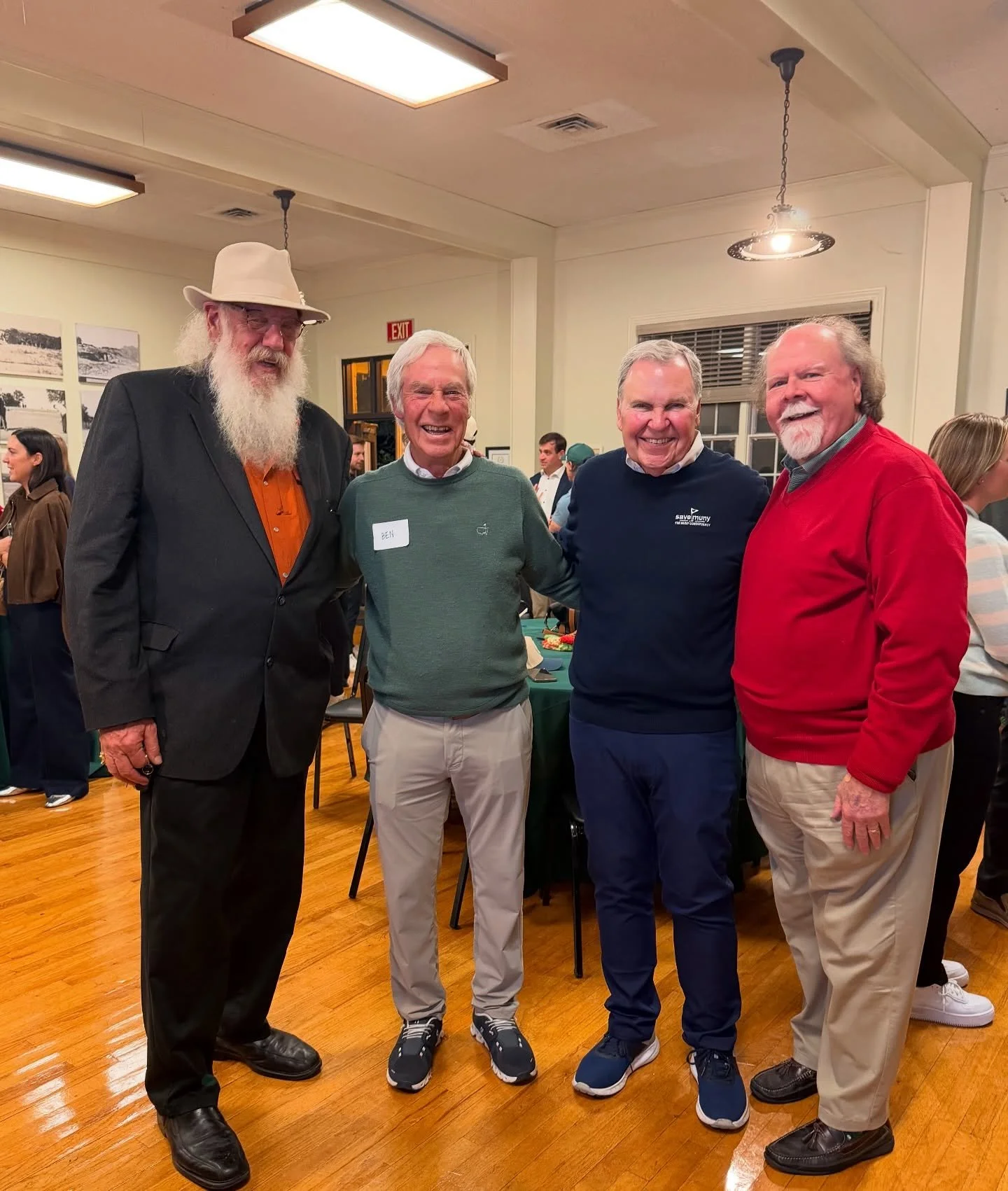 Muny Conservancy Board Members and Muny Advisory Board Members gathered for a fun Holiday Happy Hour this past Wednesday at Lions to celebrate. There's no place like home for the holidays!🎄⛳️