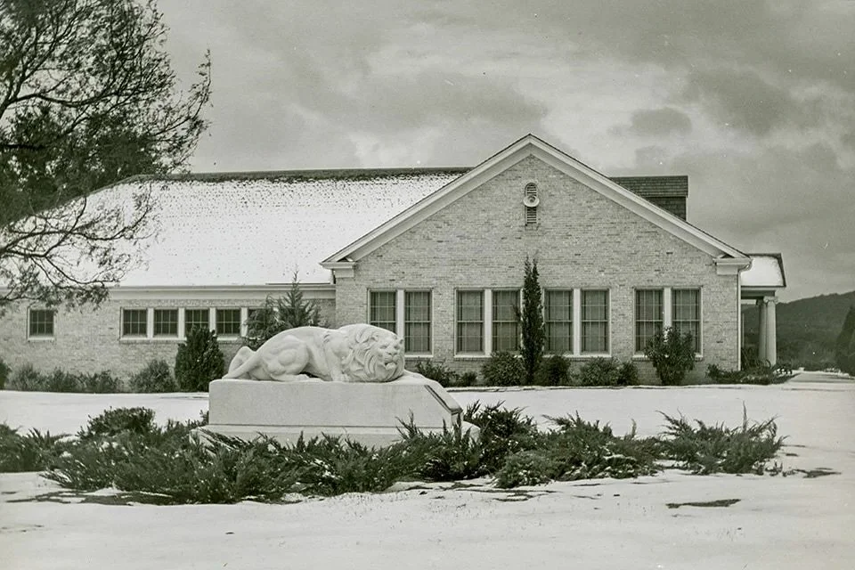 Merry Christmas from The Muny Conservancy! Dreaming of a White Christmas, but enjoying one that&rsquo;s nice for a round of golf☀️🎅⛳️🎄

#SaveMuny #MunyConservancy #LionsMunicipalGolfCourse #ImagineMuny