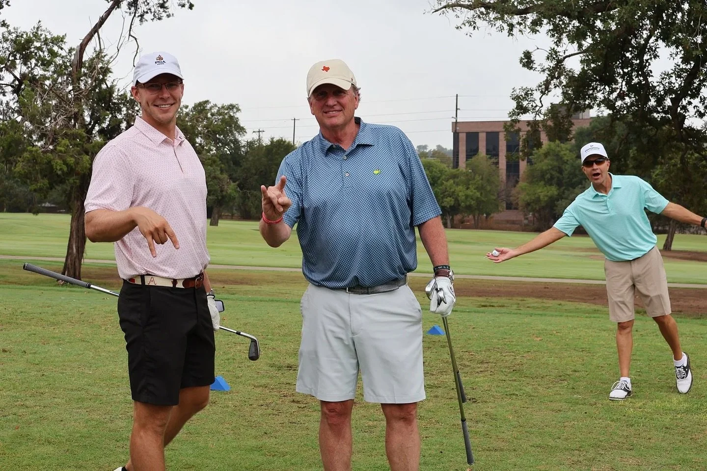 Tag your Muny crew! It&rsquo;s time to hit the links 🏌️&zwj;♂️🏌️&zwj;♀️

#SaveMuny #MunyConservancy #LionsMunicipalGolfCourse #ImagineMuny