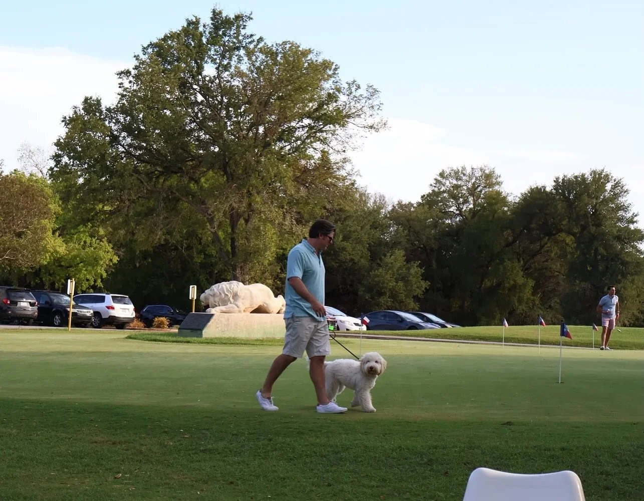 Muny is pup friendly!! Grab your leash, clubs, and head on over 🏌️&zwj;♂️🐶

#SaveMuny #MunyConservancy #LionsMunicipalGolfCourse #ImagineMuny