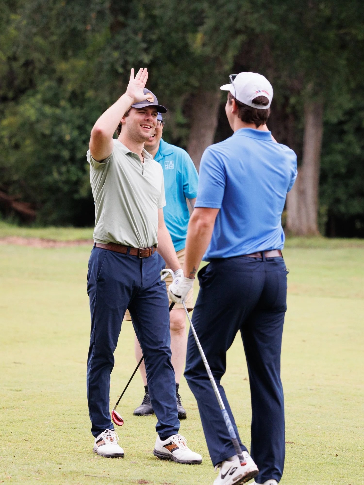 Post-shot celebrations hit different at Muny! ⛳️

📸: @summerpiercephotography 

#SaveMuny #MunyConservancy #LionsMunicipalGolfCourse #ImagineMuny