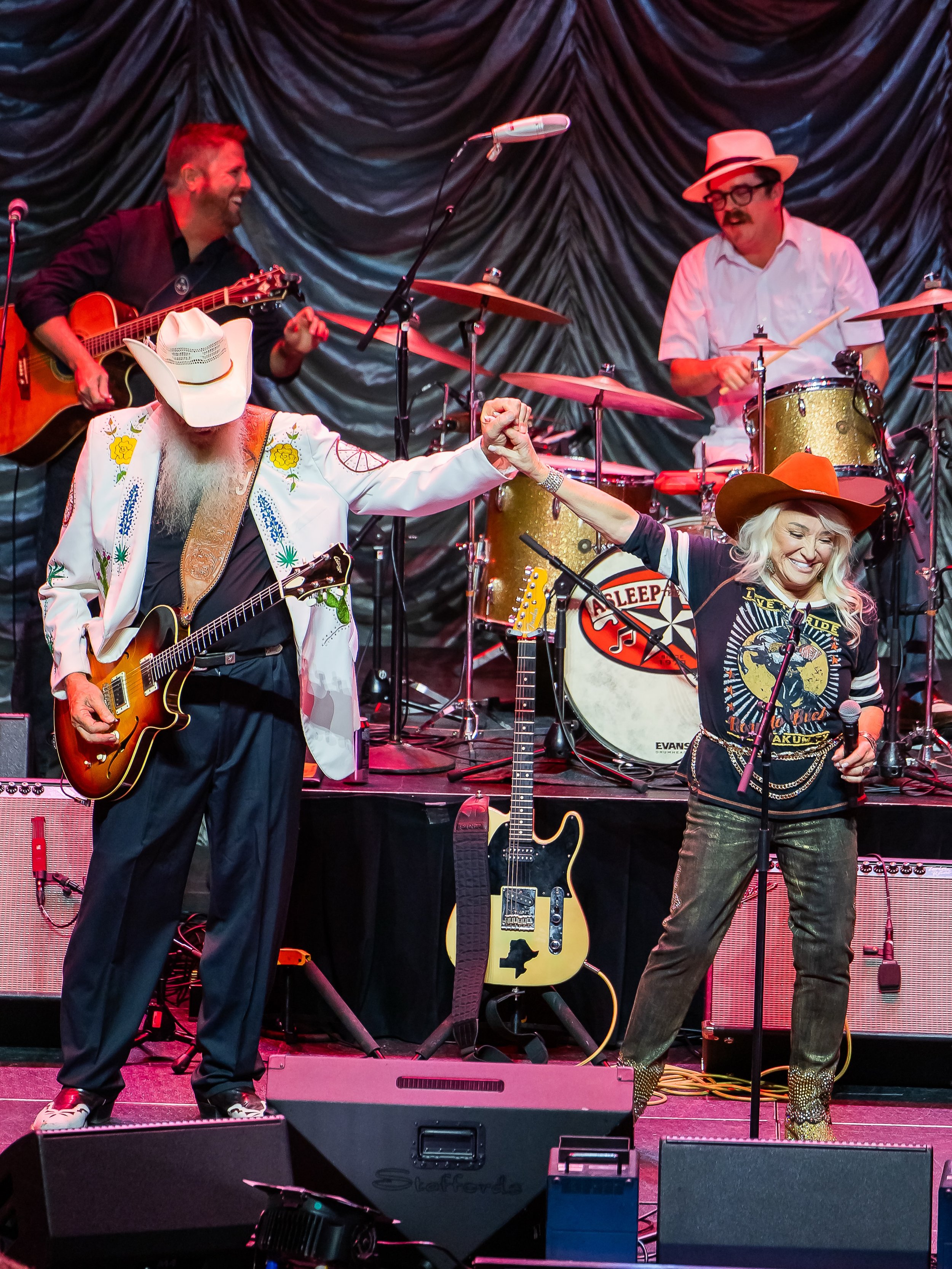 Talk about a hole-in-one night ⛳️🎤 Imagine Muny 5 hit its $1 MILLION fundraising goal for the Muny Conservancy! 

A week ago today at ACL Live was pure Texas magic -  Tanya Tucker, Wade Bowen, Jack Ingram, and Asleep at the Wheel brought the house d