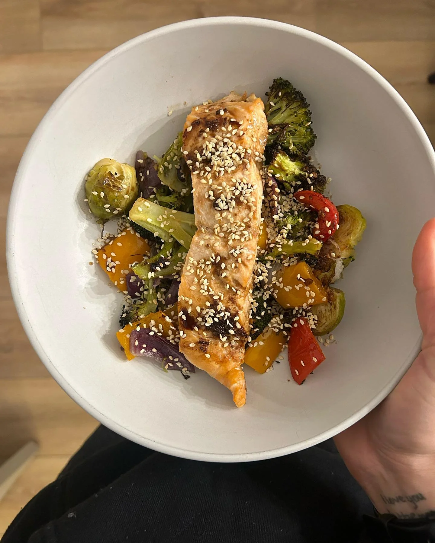 SHEET PAN TERIYAKI SALMON &amp; ROASTED VEGGIES 

This recipe came together so quickly and is a perfect busy night one-pan meal. 

You can use any veggies you want or have on hand. 

RECIPE (4-5 servings): 

Preheat oven to 425

Chop your veggies &md