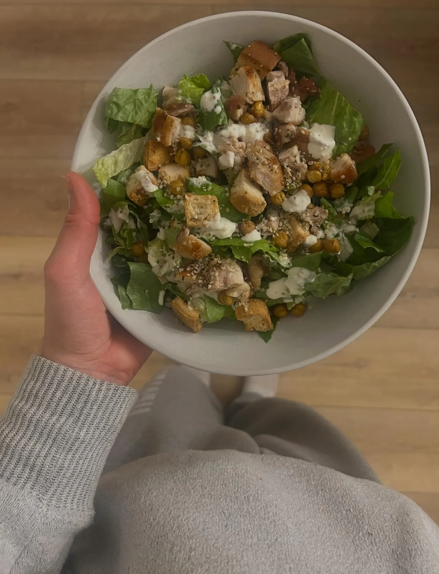 HIGH PROTEIN CAESAR SALAD DRESSING 🥗 

I&rsquo;ve been gatekeeping this Caesar salad dressing for way too long! 

I&rsquo;ve been playing around with different homemade Caesar dressings for a while now and then landed on a mix that we absolutely lov