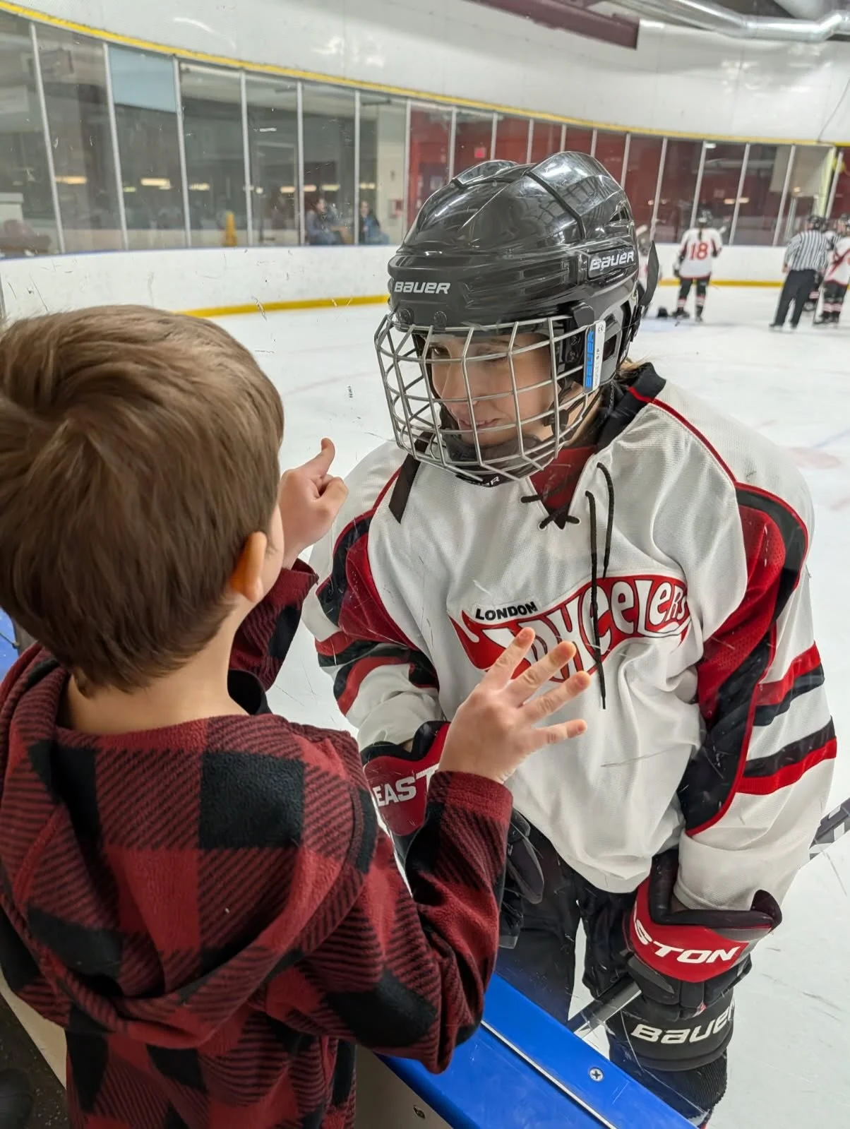 Winner winner 🥇 

A hard-fought tourney win with the best team 🏒 

Winning the Niagara tourney never gets old because what Senior team doesn&rsquo;t love winning a cooler full of drinks and money? 🍻💰

Cheered on by the best crew 😍🤩 even if they