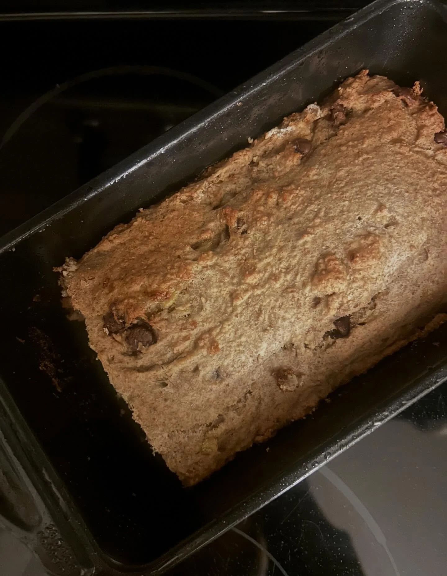 CHOCOLATE CHIP BANANA BREAD 🍌🍫🍞

5-minutes to prep and voil&agrave; ⭐️ 

This banana bread is not very sweet so it tastes more like a bread than your traditional banana bread, and still so good!! 

1/4 cup Extra Virgin Olive Oil
3 Banana (ripe, ma