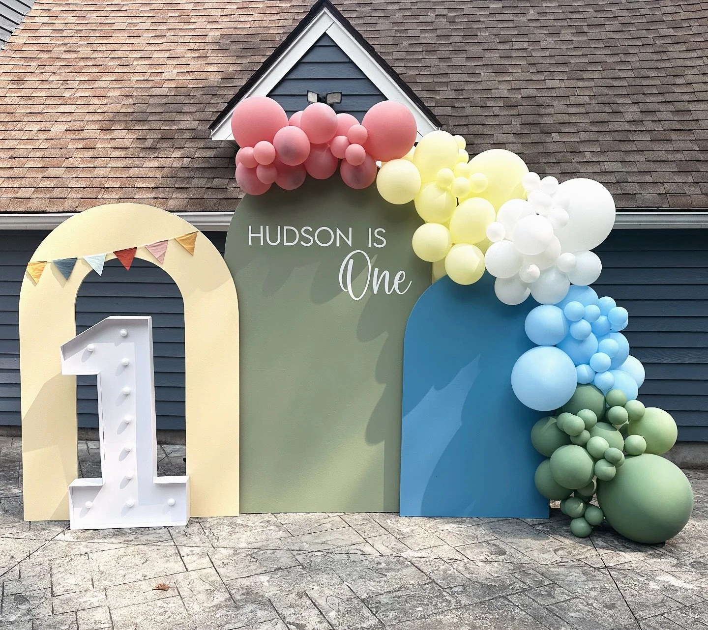 Happy 1st Birthday to our sweet little friend, Hudson🥹🫶🏼✨🎈🩵
&bull;
&bull;
We love love love a backdrop for the Cianci family - always the best time executing their vision🤩🤍
&bull;
&bull;
 #merakiandco #weddingandeventstyling #personalizeddesig