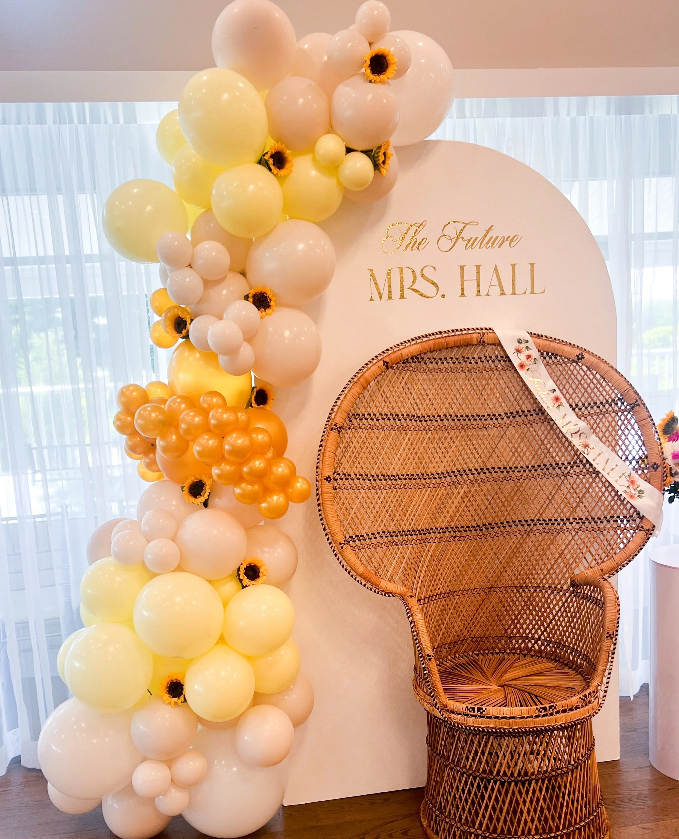 A beautiful backdrop for a beautiful bride to be🌻🤍 ✨💍
&bull;
&bull;
Contact us today to completely customize your very own backdrop for your next celebration!🫶🏼
&bull;
&bull;
#merakiandco #personalizeddesignexperience #weddingandeventstyling #cu