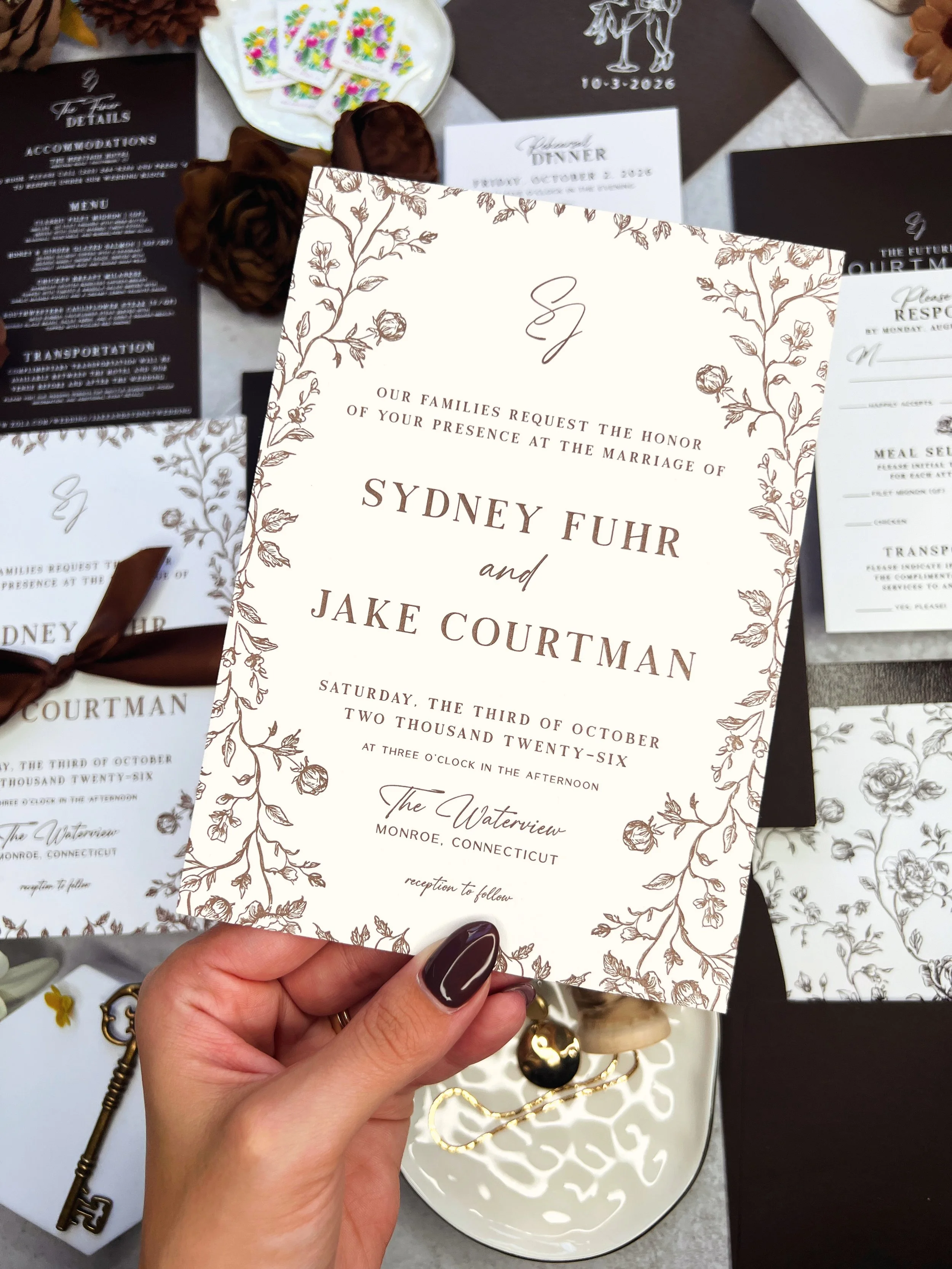 The most delicious chocolate brown details for Sydney + Jake🥹🤎🫶🏼🍫✨💍
&bull;
&bull;
The level of detail in this beautiful, letter-pressed suite is something we&rsquo;ll be dreaming about until the end of time🪽💌💫
&bull;
&bull;
So special to be 