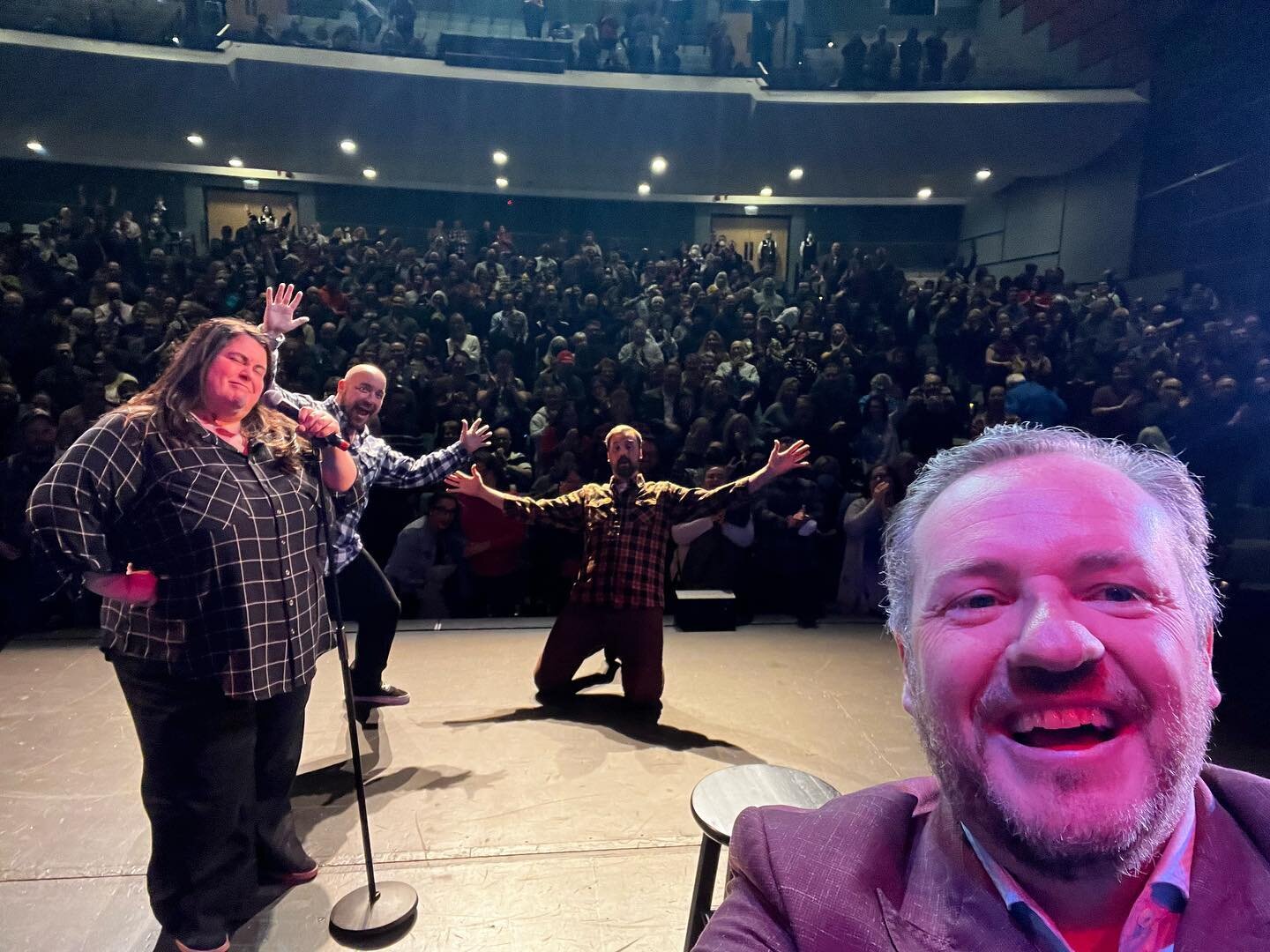 Ottawa, what a treat. Wonderful audience, thanks for the standing O and for showing up in big numbers. See you next year. 

#ottawa #ontario #snowedincomedytour #comedy #canada #comedyshows #centrepoint