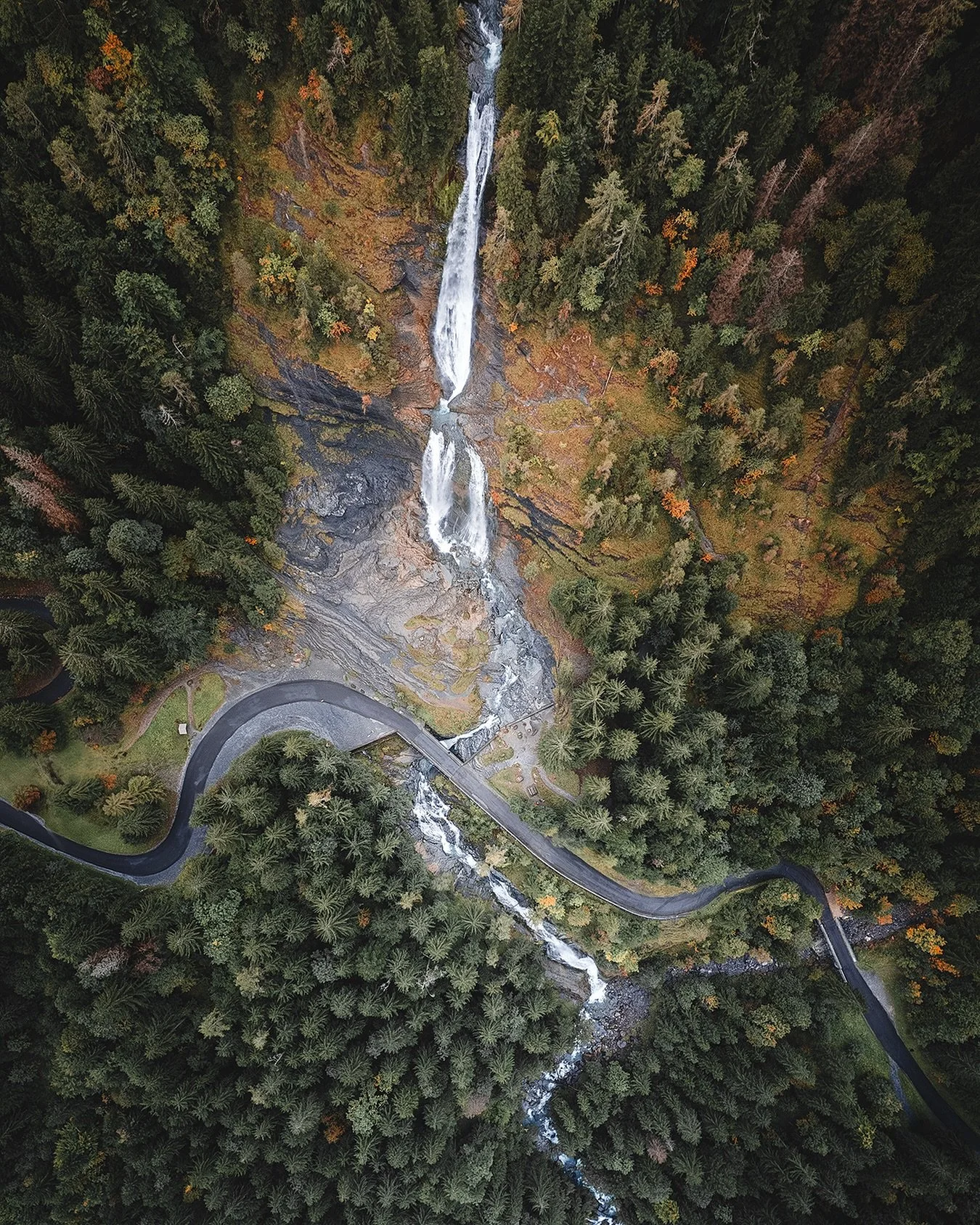 .
🏔️ La &laquo;&nbsp;Reine des Alpes&nbsp;&raquo;, une des plus belles cascades de ce massif &hellip; 
.
📍Cascade du Rouget | Haute-Savoie - France 

📷 D&rsquo;autres photos disponibles sur 
www.jordan-velard.com
.
#waterfall #photography #landsca
