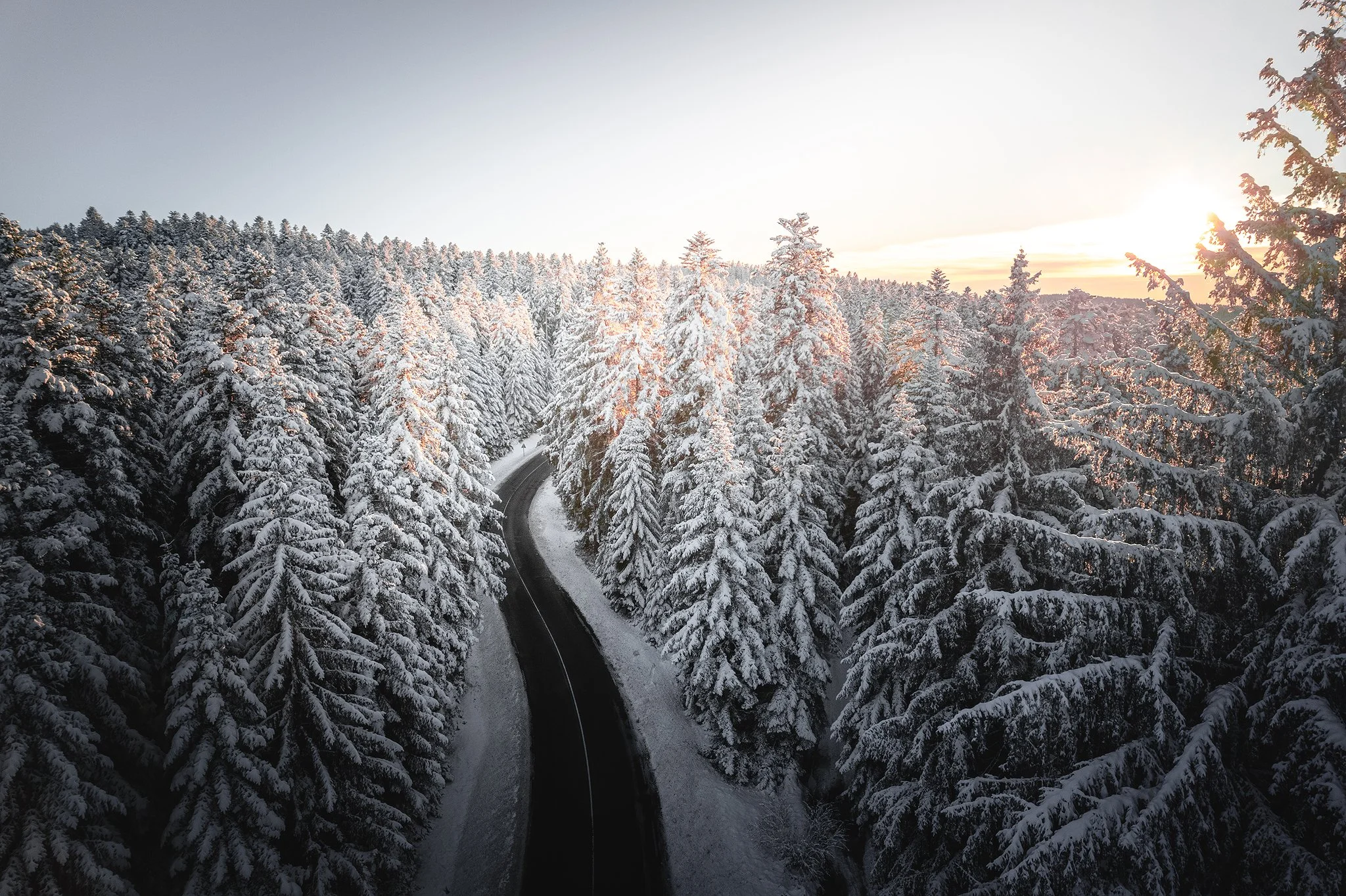 Loire - Neige Route Pilat .jpg