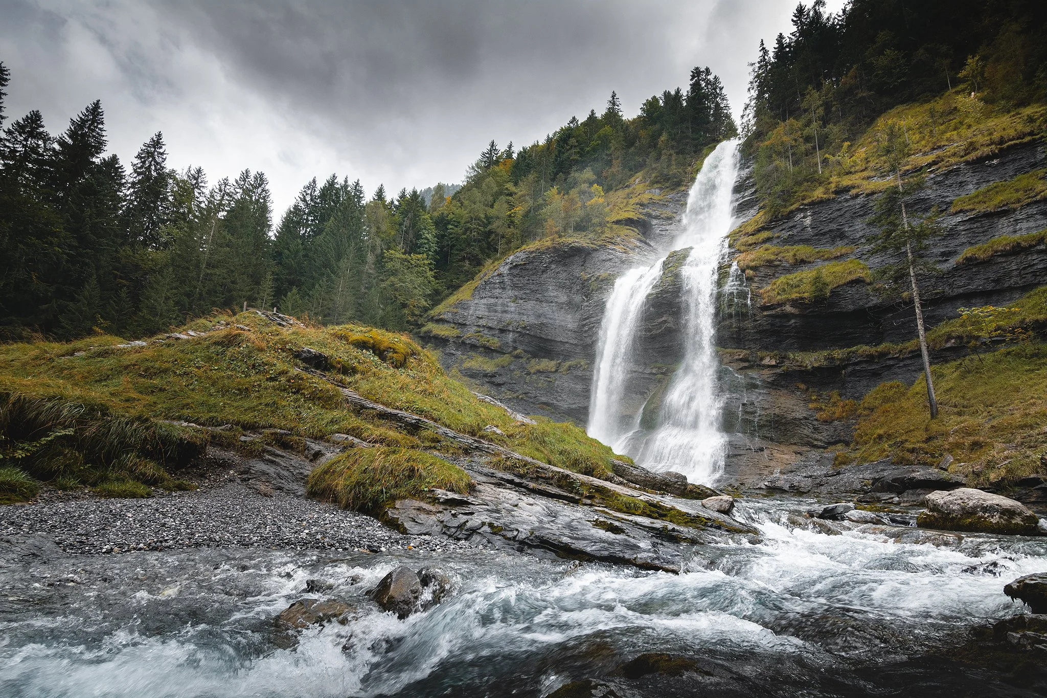 Les Alpes - cascade du Rouget .jpg