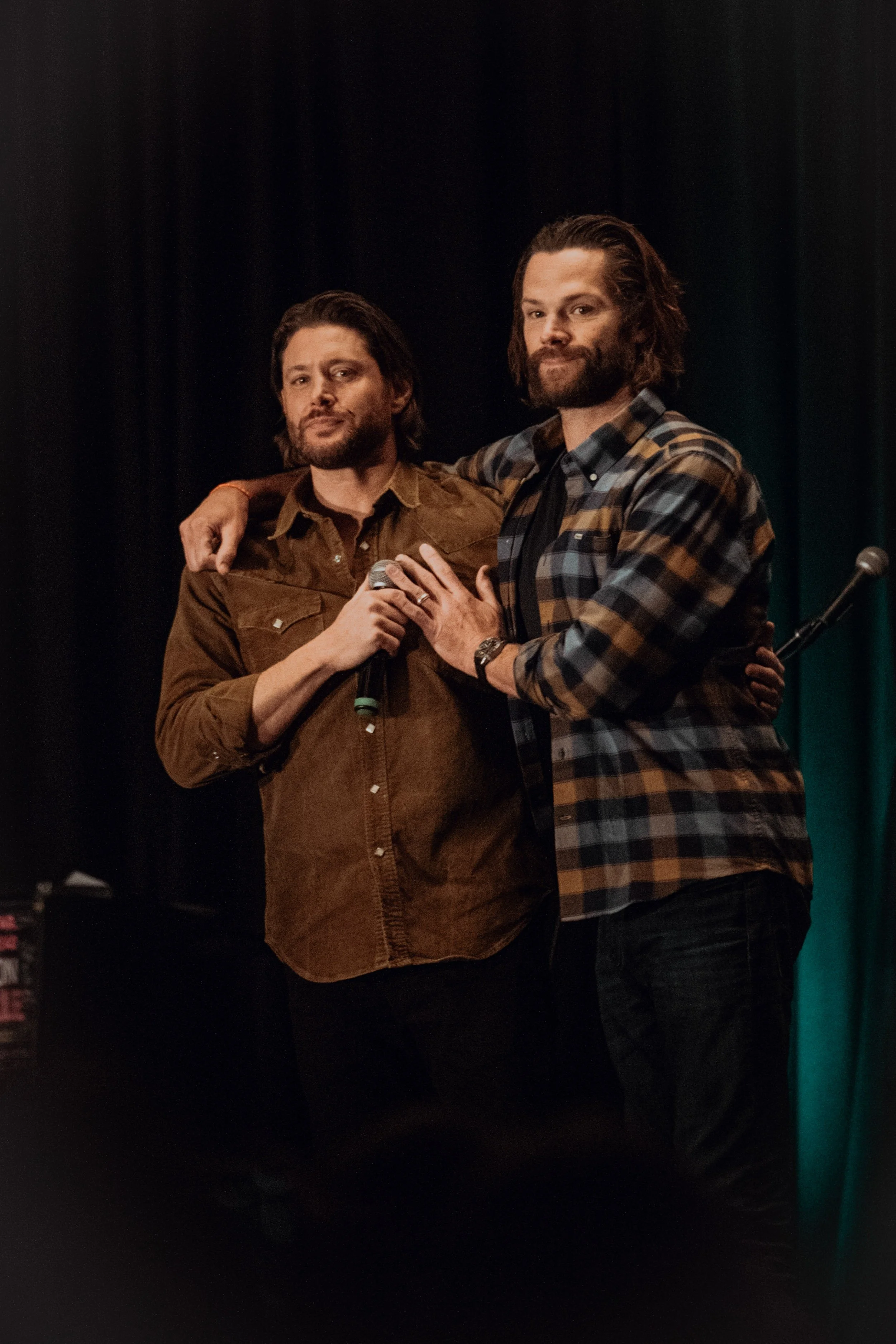 Jensen and Jared at the end of the J2 panel