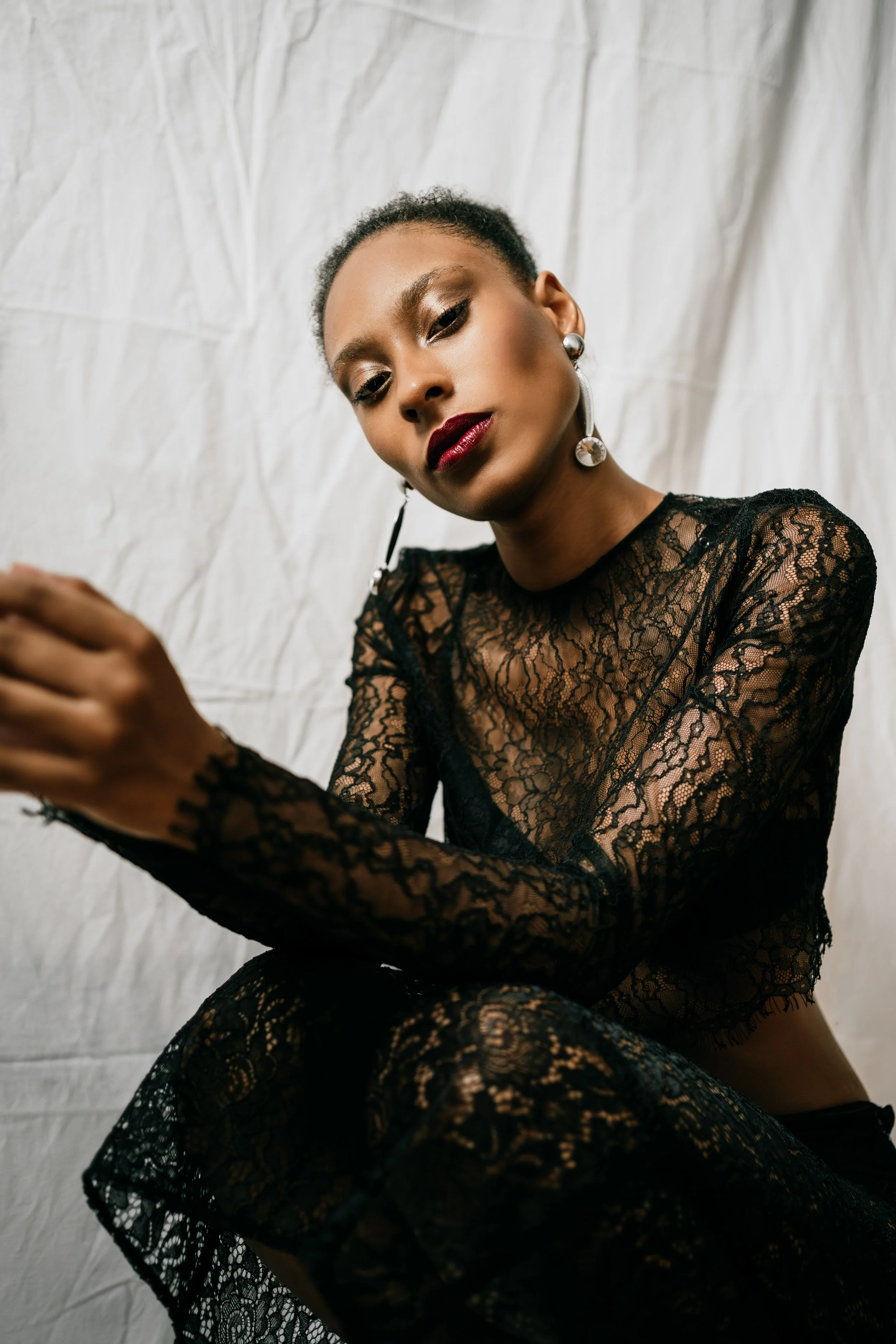 Indoor black styling model