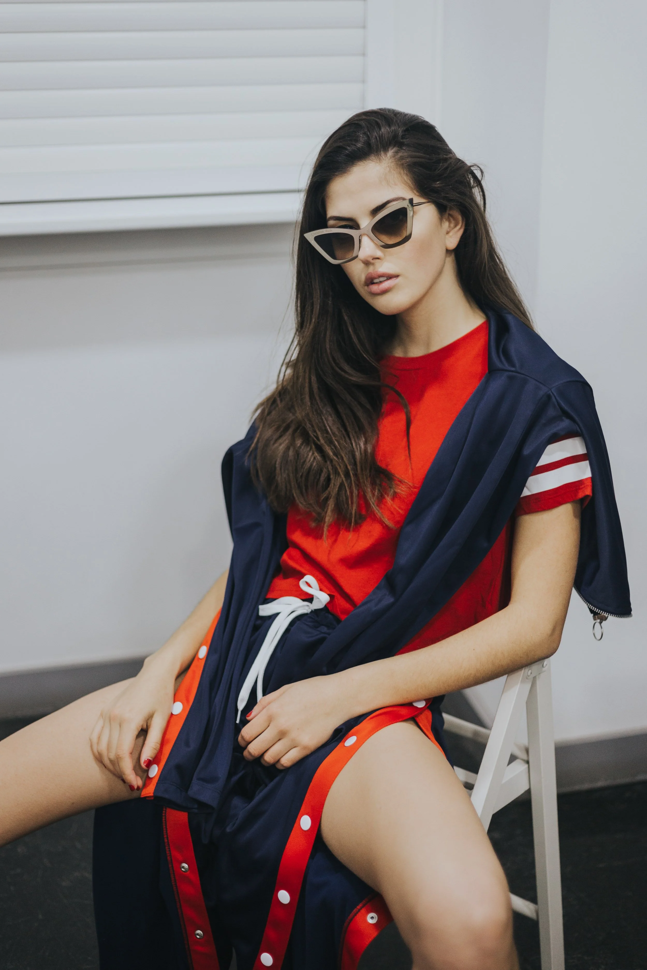 Model in laundry shop