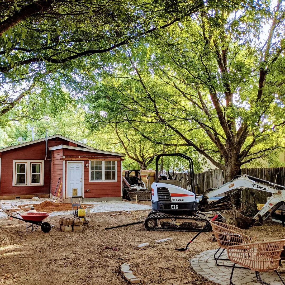 Working under the sun is nice, but we don't mind the shade.

#hardscape #landscaping #backyarddesign #austintexas #theyardguru
