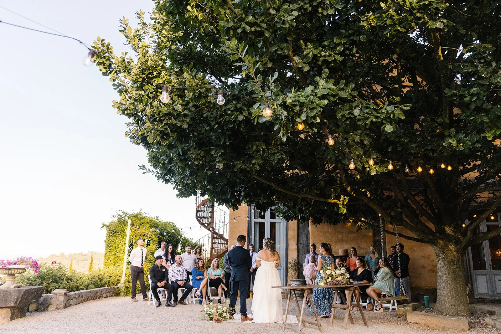 How to un-invite people to your wedding - or break the news you’re eloping