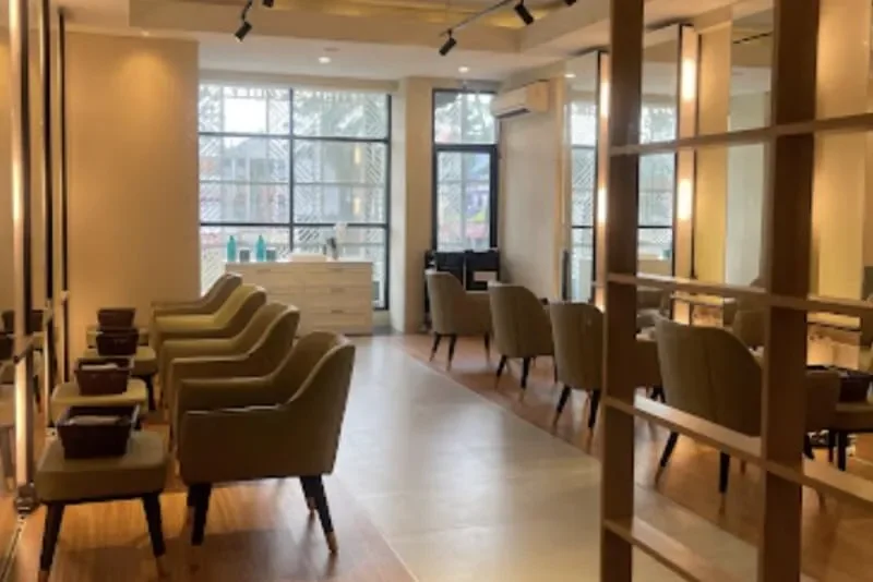 Rekomendasi Salon dan Spa Gading Serpong, suasana Kimaya Spa yang modern pilihan treatment.