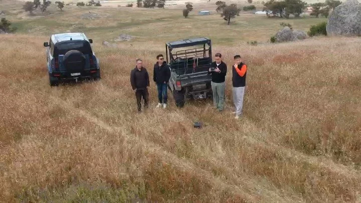 Only a 11 years apart, hosting one of our clients again on the farm! He still wanted to drive the buggy! 😅