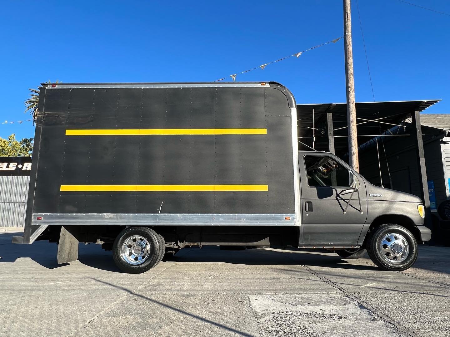 Check out this Ford E350  Dually on @americanracing 
-16&rsquo; American Racing Wheels
-Firestone tires
#ford #forde350 #dually #boxtruck #americanracing #americanracingwheels #firestonetires #newwheels #elitetiresandcustomwheels #sanjose #bayarea #d